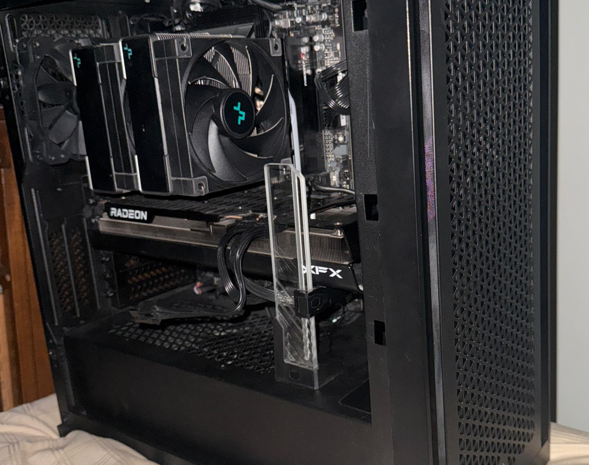 AMD Radeon 7800XT
