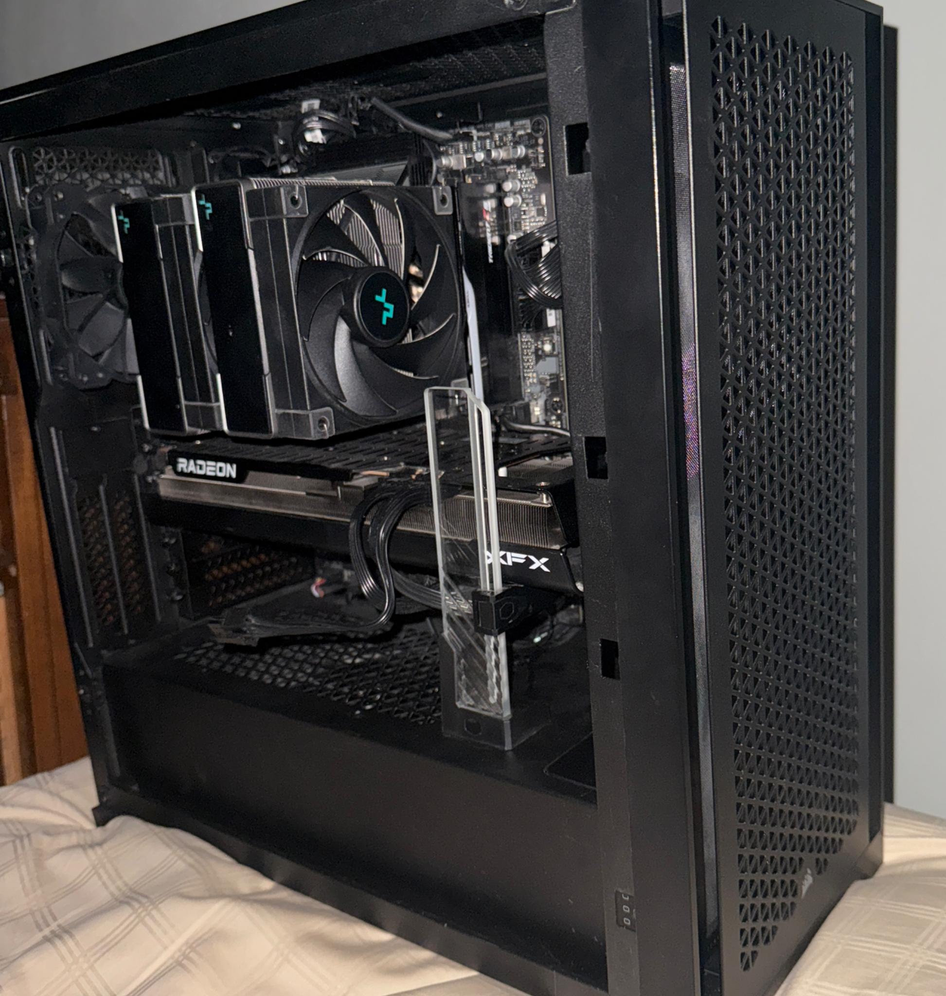 AMD Radeon 7800XT
