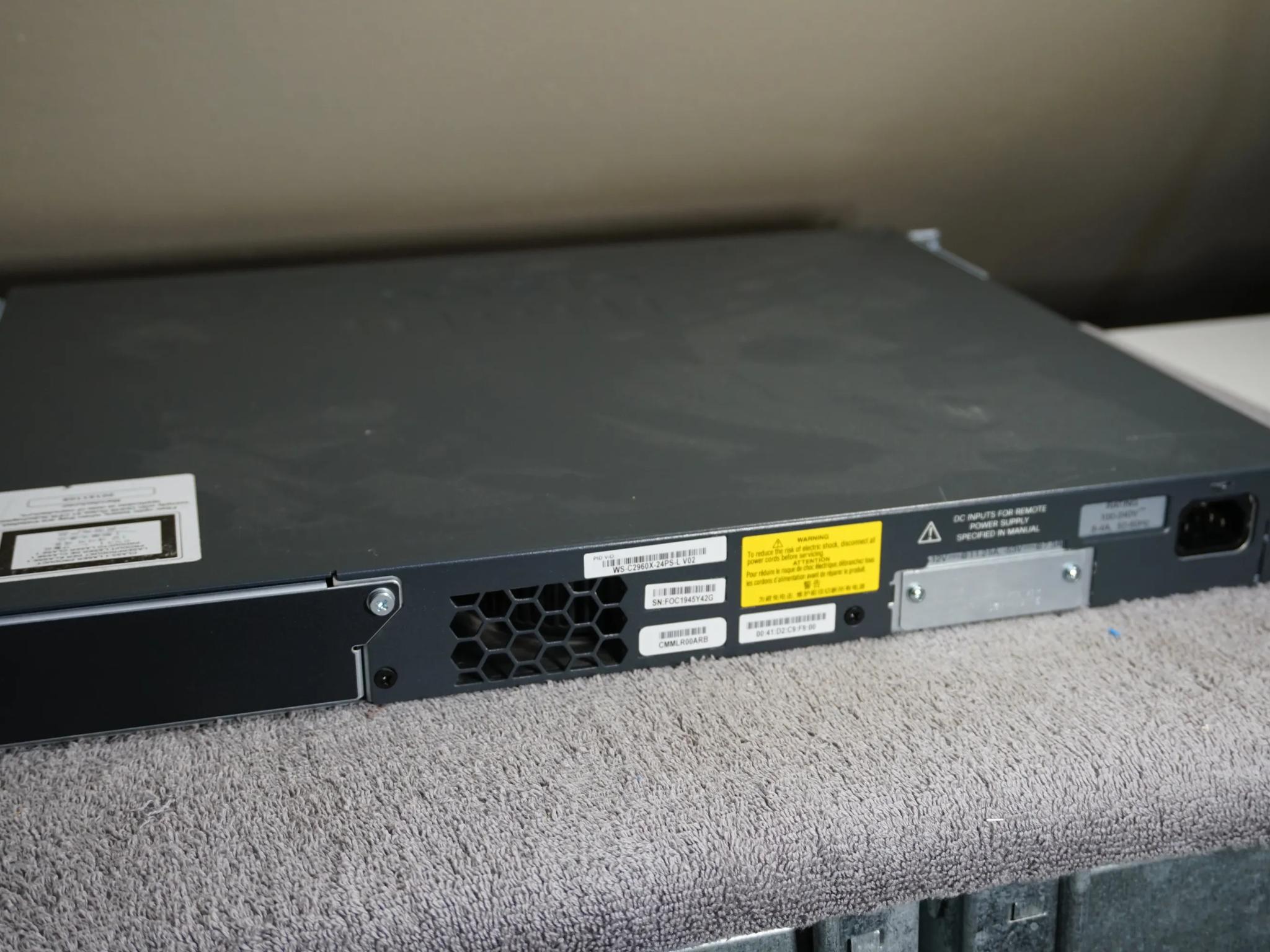 Cisco Catalyst 2960X (WS-C2960X-24PS-L) 24-Port Rack-Mountable Switch Managed