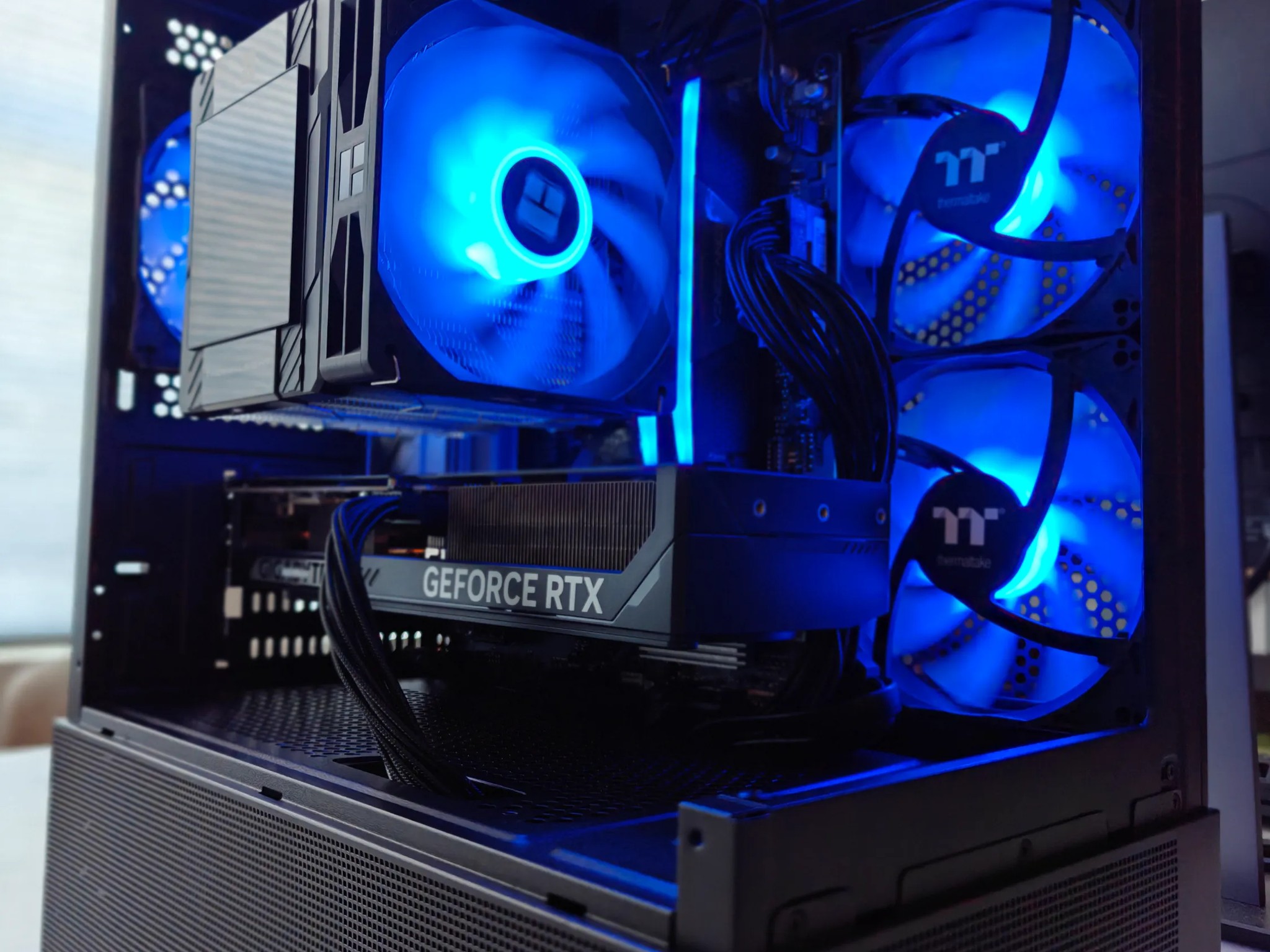 1440P - Nvidia GeForce RTX 5070 - AMD Ryzen 5 9600X - 1.5 TB SSD - 32GB DDR5 - High Performance PC