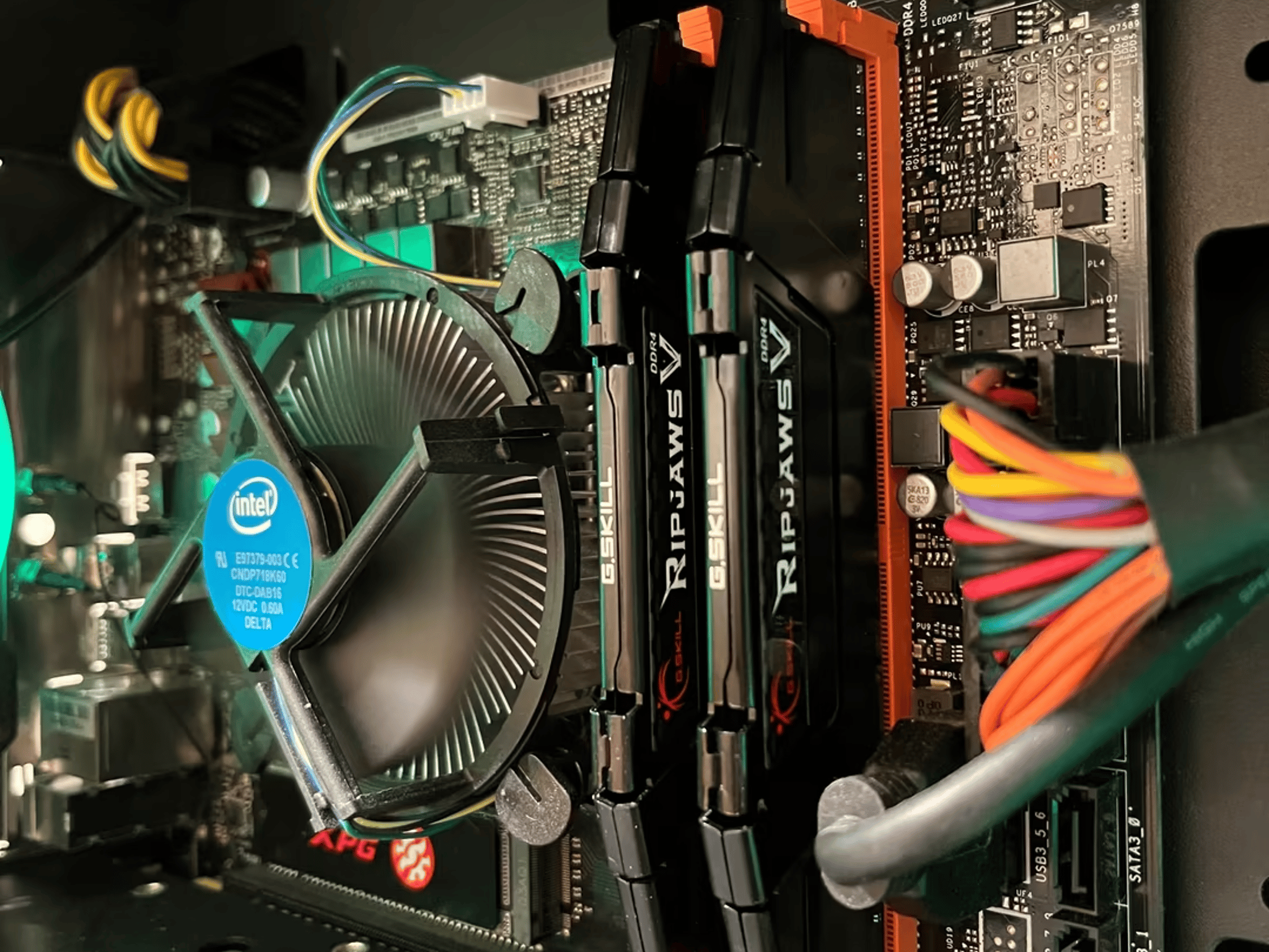 i5 9400F 16GB DDR4 AMD R9 390 m.2 500GB