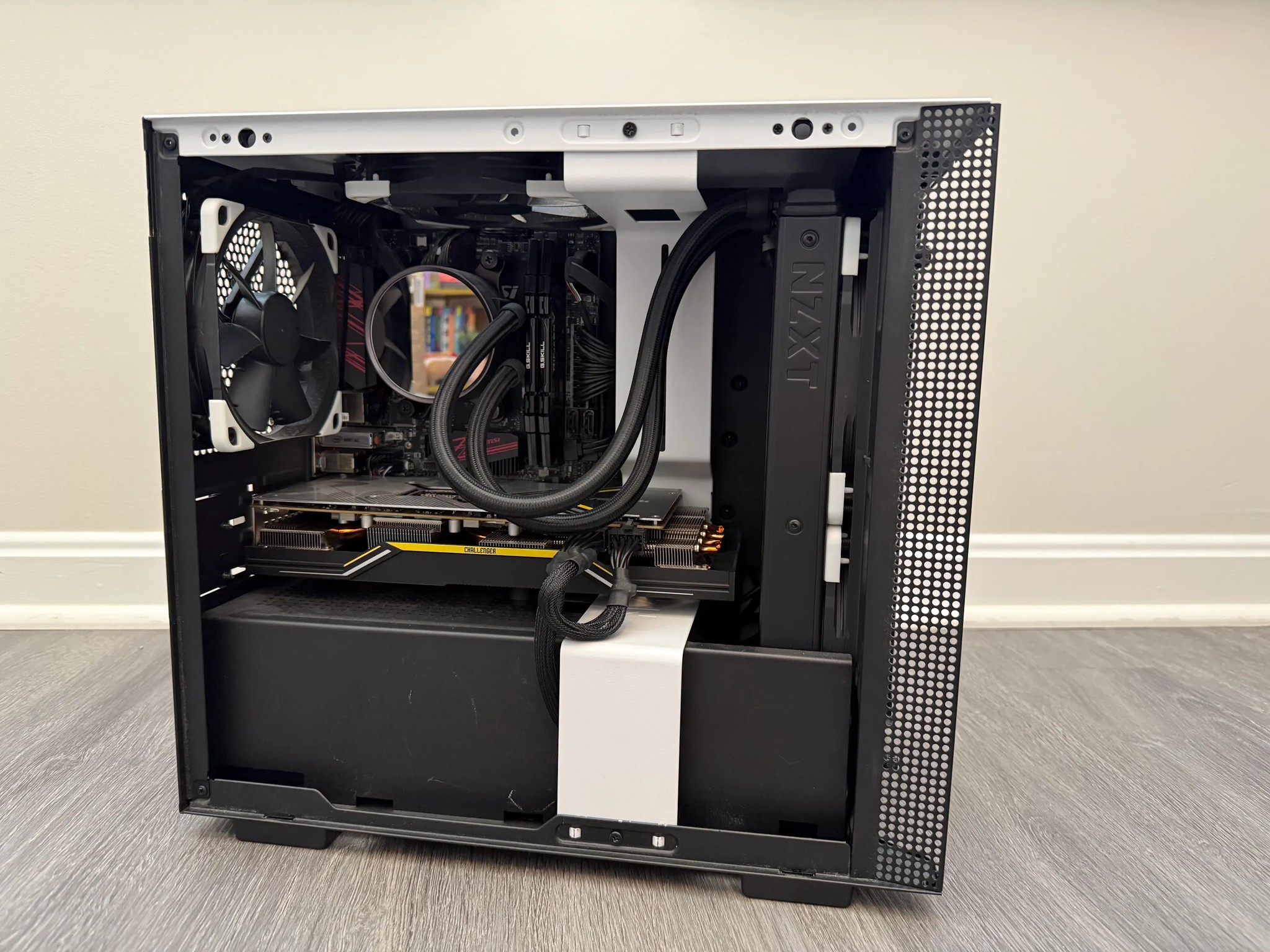Mini Black & White Gaming PC - AMD Ryzen 5 3600X, AMD RX 5700XT, 32 GB RAM, Windows 11 Home
