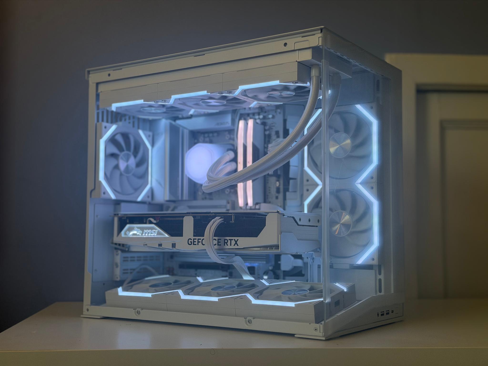 ⬜️ Whiteout ⬜️  RTX 4080 Super | Ryzen 7 7700X | 32GB DDR5 | 2TB