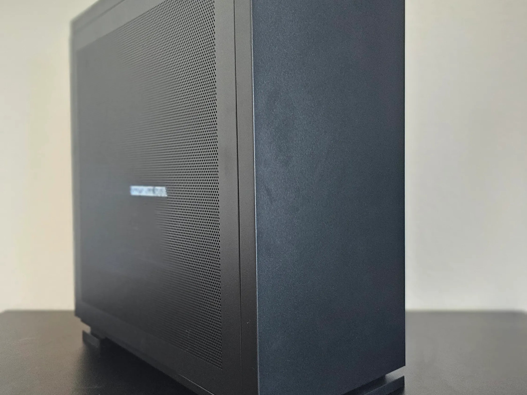 🌪️ Mini Mesh 🌪️ // i7 5930k // RTX 2060 6GB // 16GB DDR4 // 256GB SSD + 2TB HDD