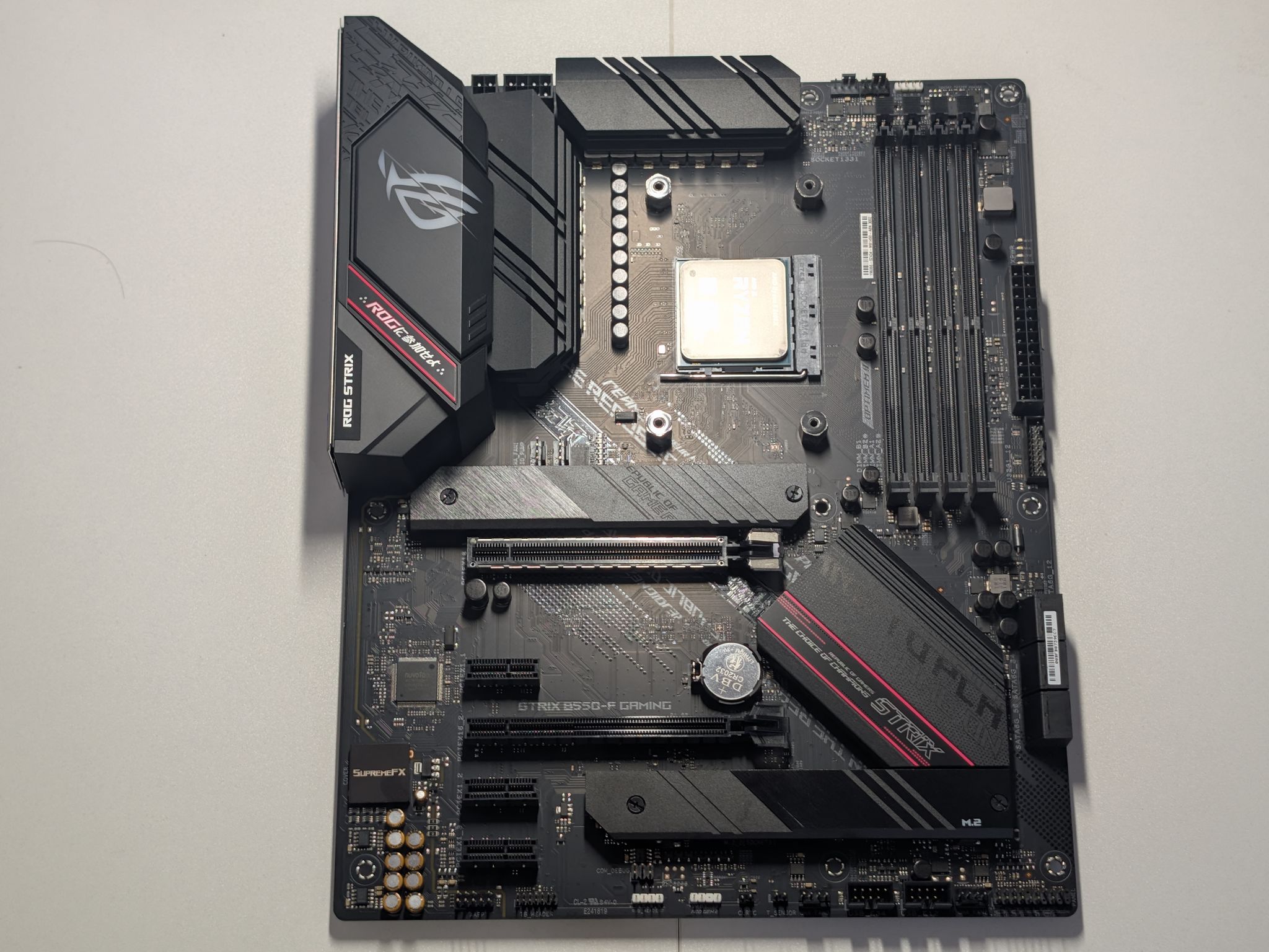 Ryzen 5 5600X + RX 6700 XT Red Devil + ROG Strix B550-F + 16GB DDR4