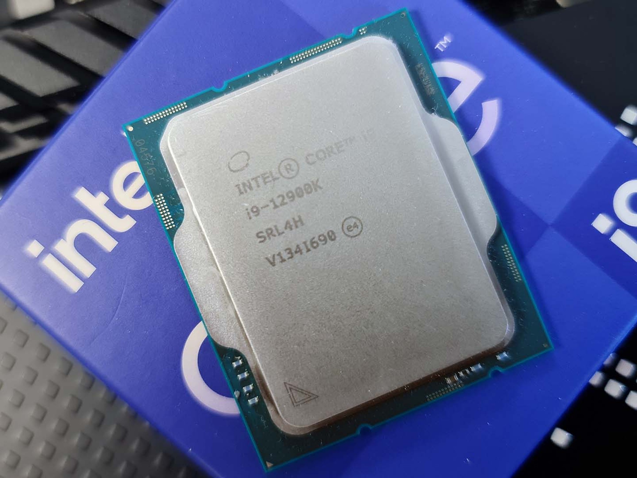 Intel Core i9-12900K