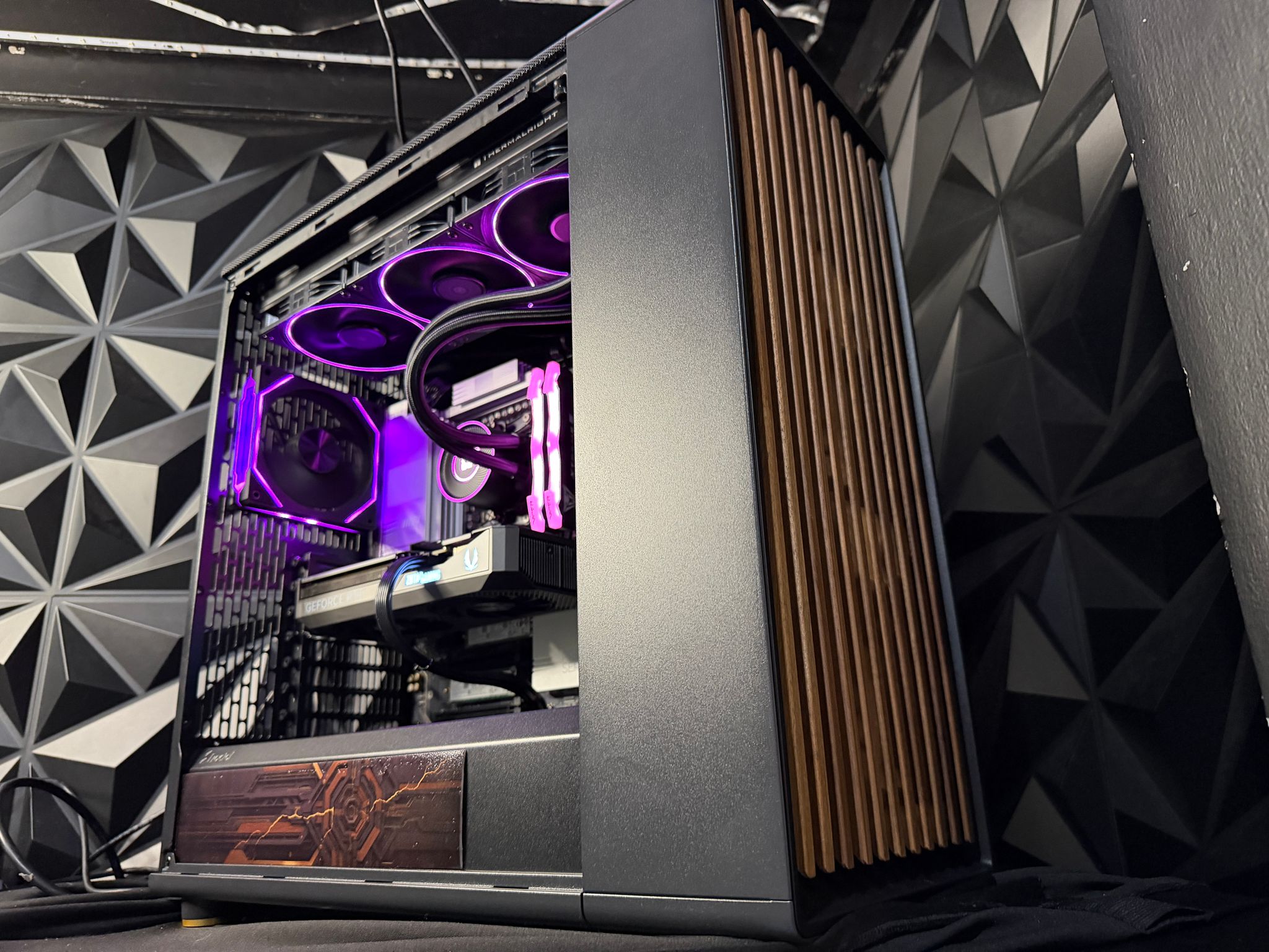 🪵⚙️ IRON WOOD ⚙️🪵 Ryzen 9 9900X| RTX 5070| 32 GB DDR5 8000Mhz|4.5 TB NVMe| 850W Gold PSU