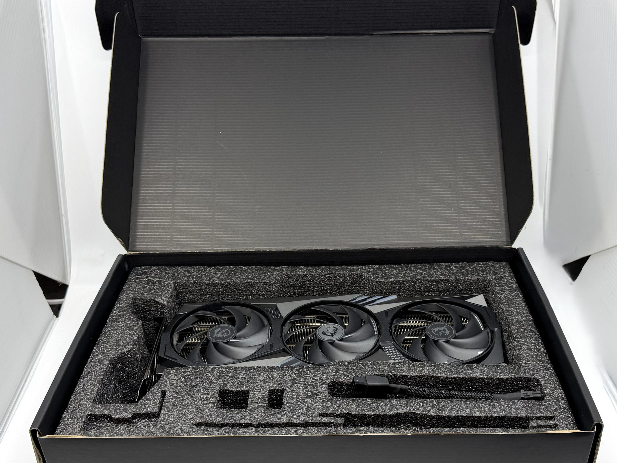 GeForce RTX 4070 Ti GAMING X TRIO 12GB Mint Condition
