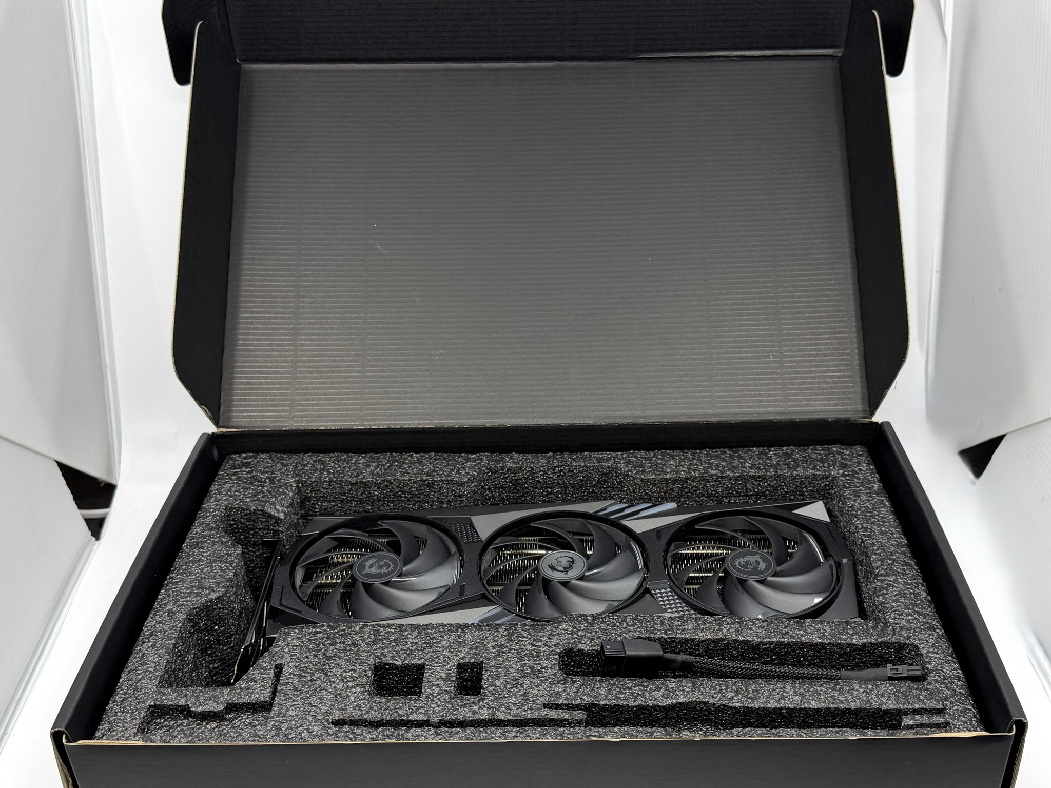 GeForce RTX 4070 Ti GAMING X TRIO 12GB Mint Condition