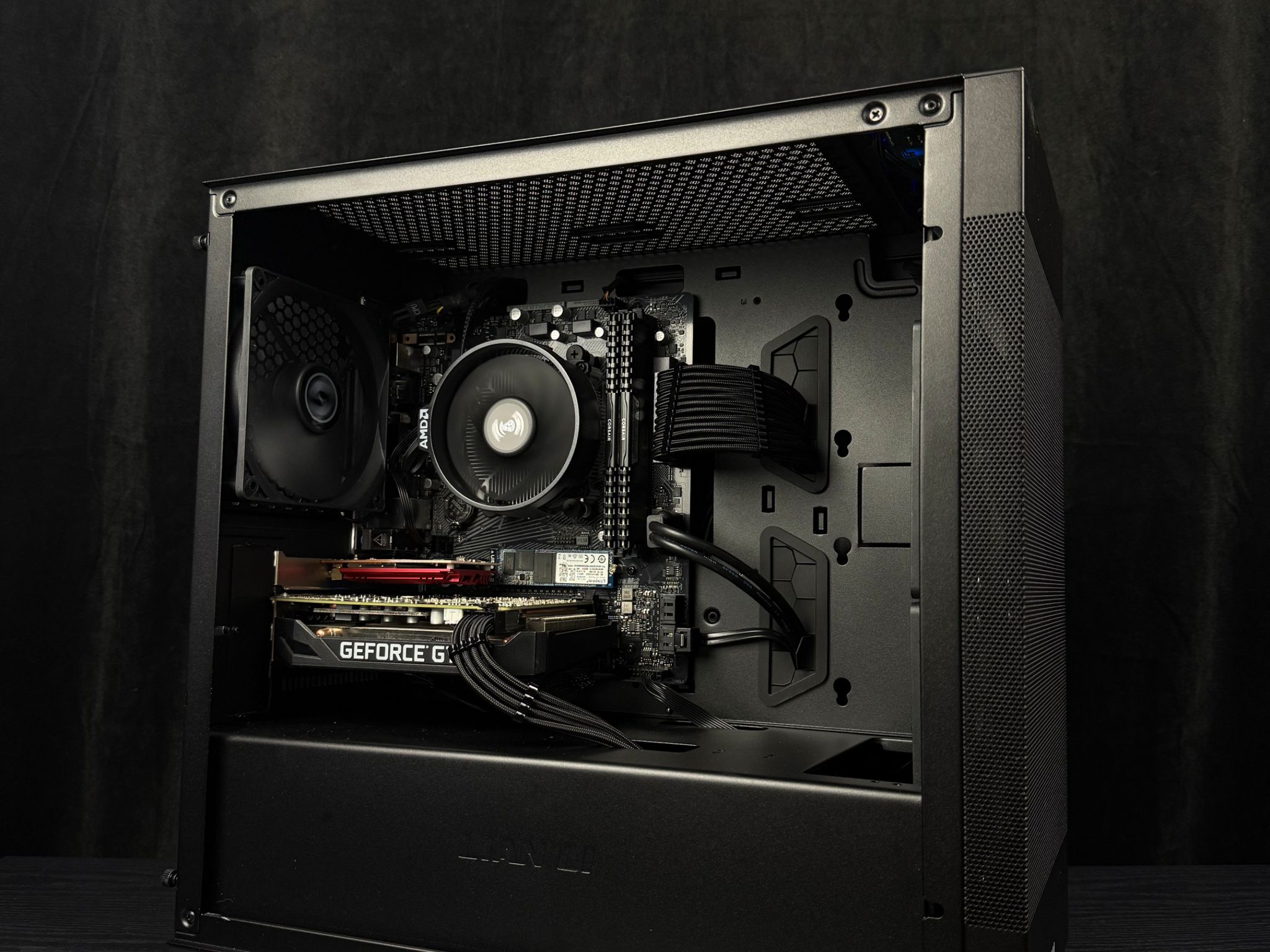 GTX 1660, Ryzen 5 5500, 16GB DDR4, 1.2TB Storage