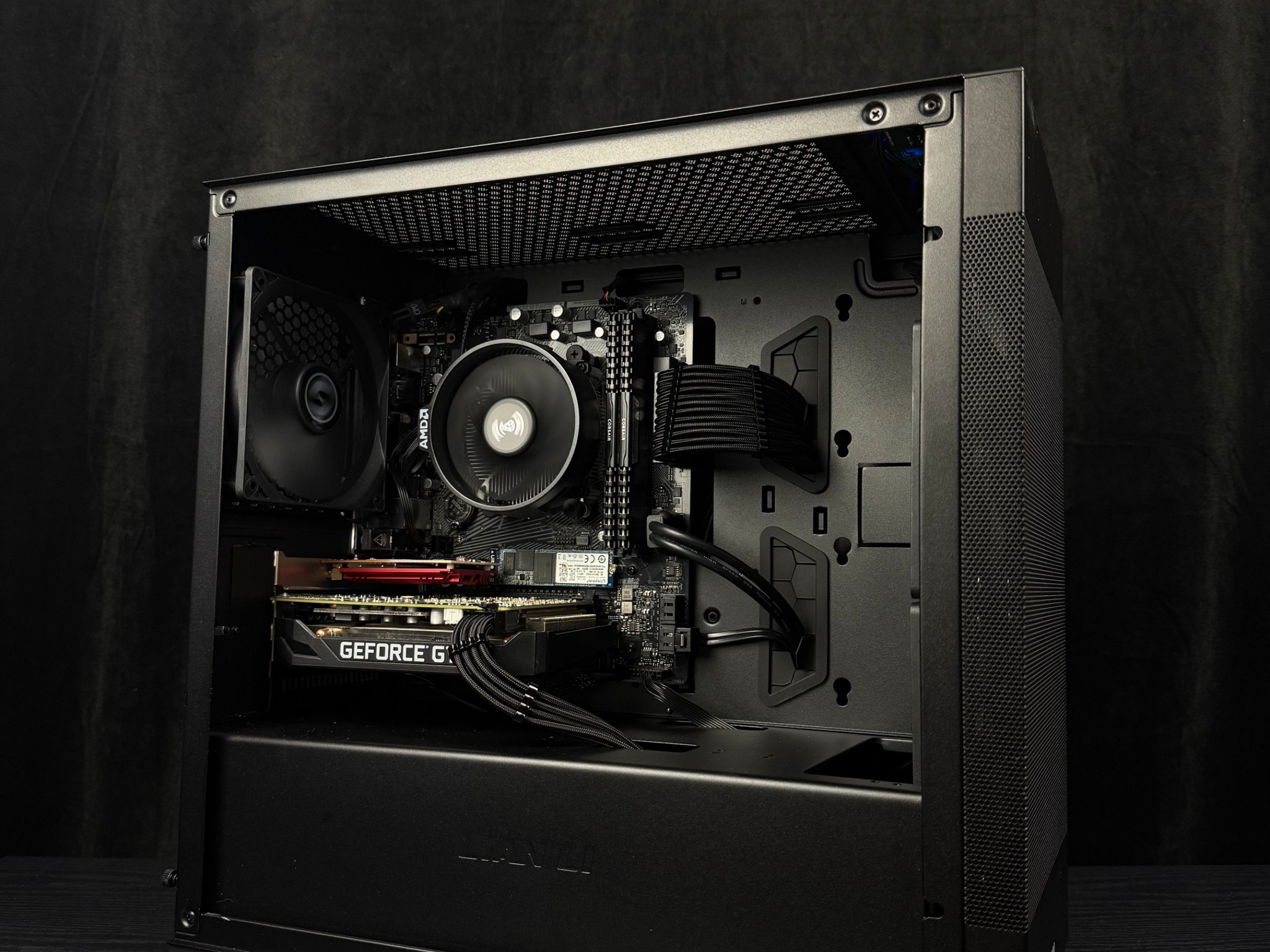 GTX 1660, Ryzen 5 5500, 16GB DDR4, 1.2TB Storage
