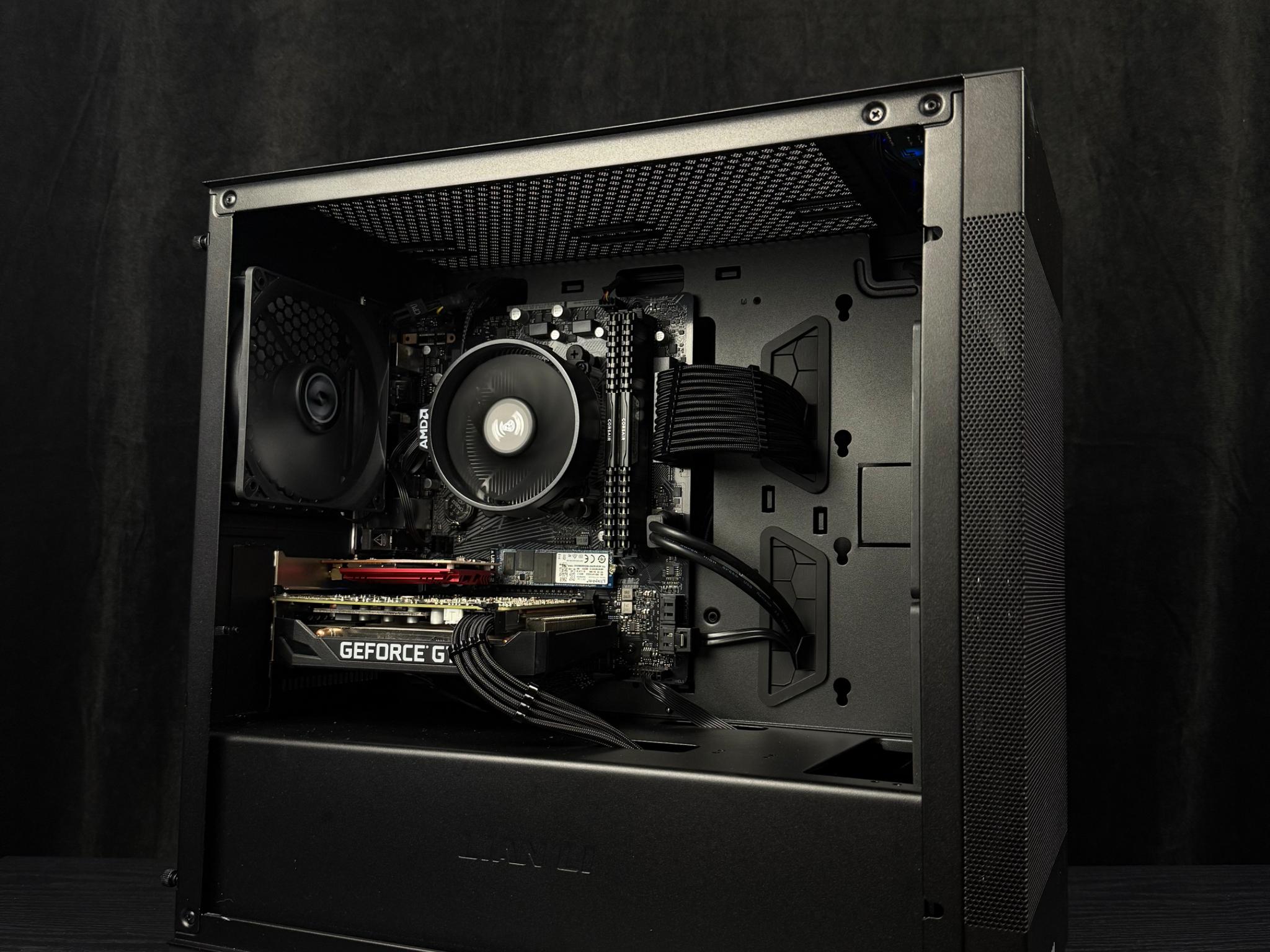 GTX 1660, Ryzen 5 5500, 16GB DDR4, 1.2TB Storage