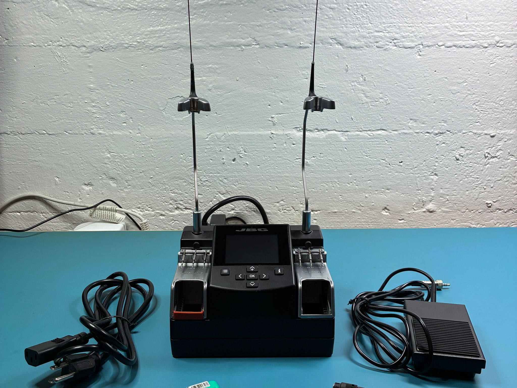 JBC NANE-1C Nano Rework Station + 2x NT115-A (Electronics Lab Equipment)