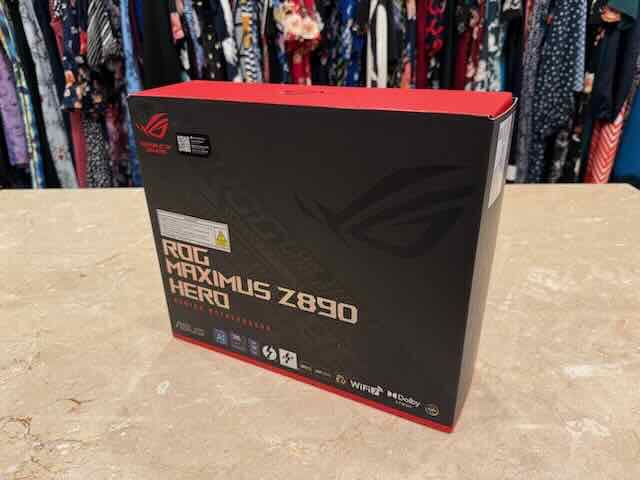 NEW* ASUS ROG MAXIMUS Z890 HERO MOTHERBOARD