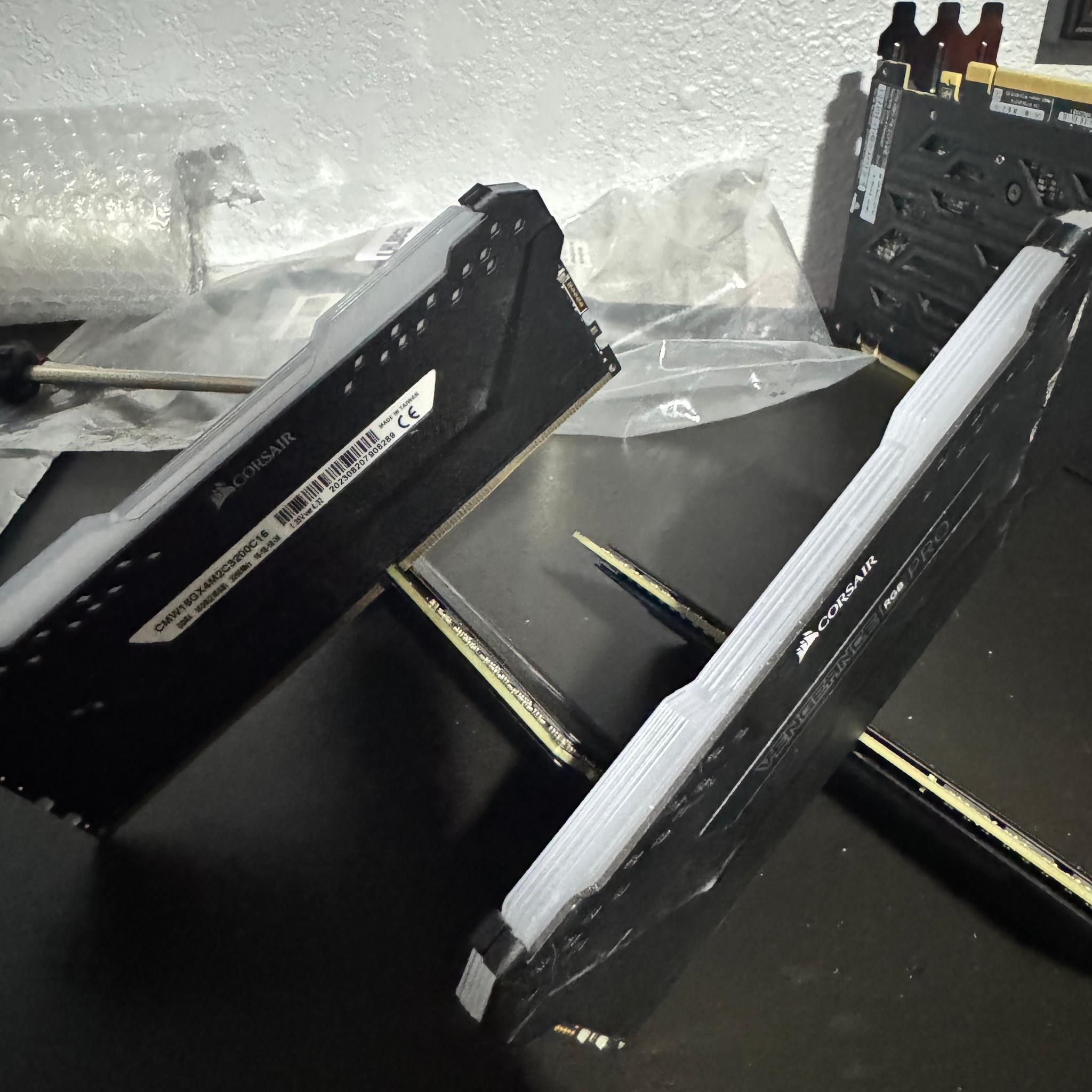 Corsair Vengeance RGB Pro 32GB (4x8GB) DDR4 3200MHz RAM Kit – RGB – Tested