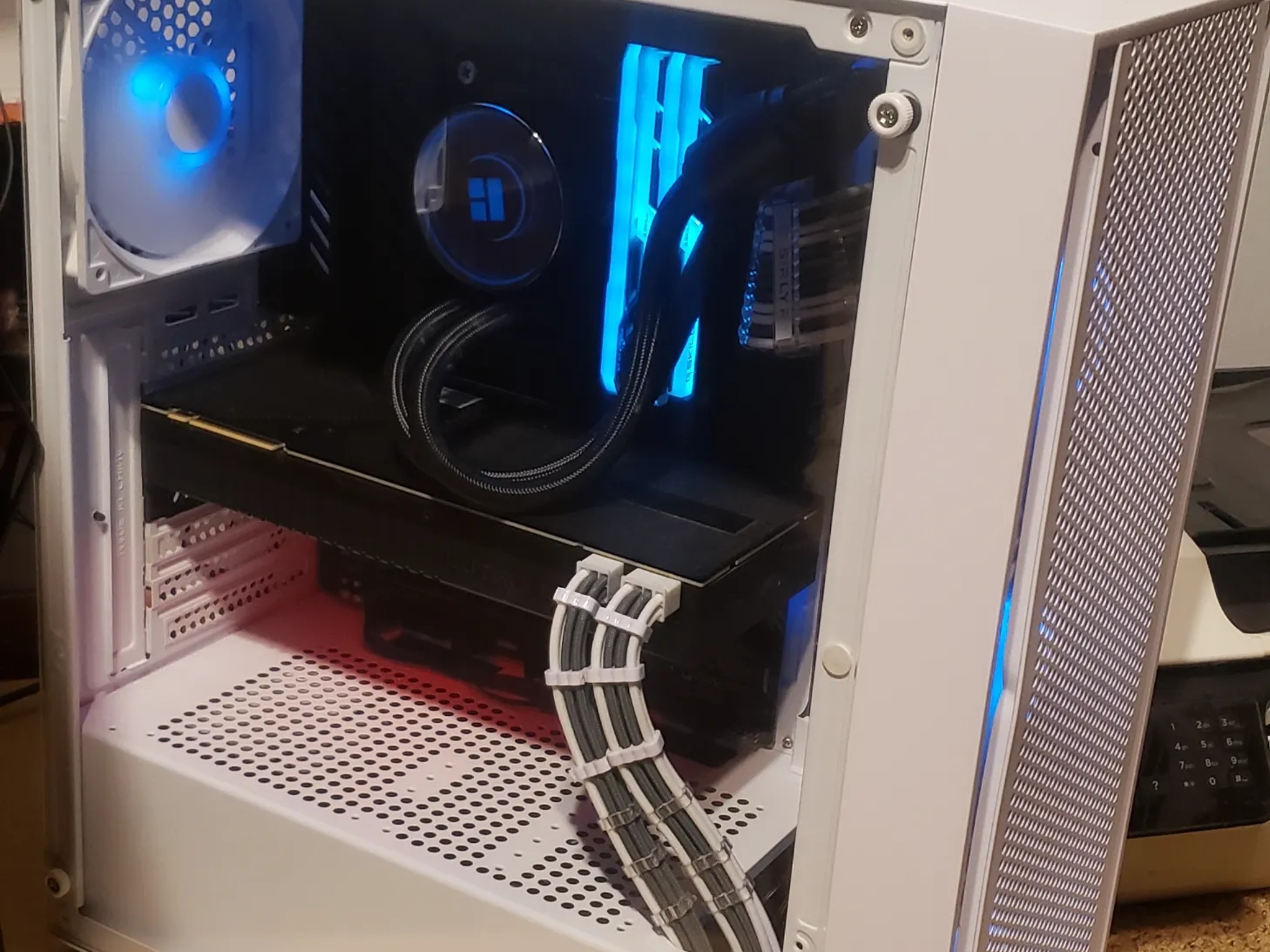 12600k RTX 2080 Windows 11 Pro Mid tier Gaming PC