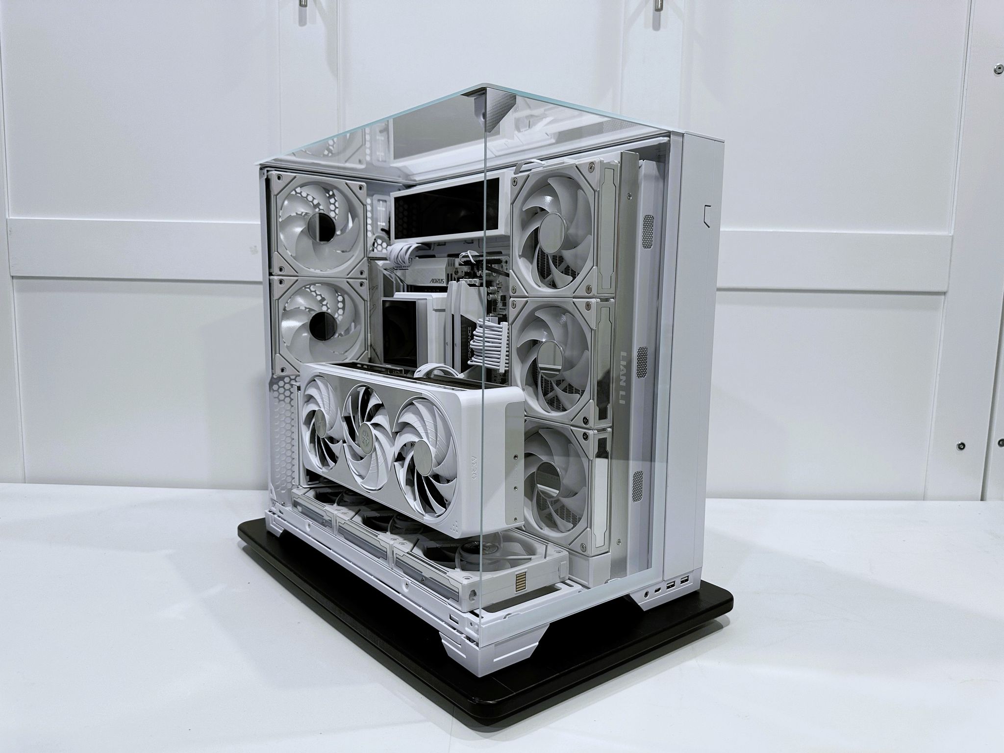 ❄️New NVIDIA GeForce RTX 5070 Ti AERO Overclocked w/ AMD Ryzen 9800X3D/ 32GB RAM/ 2TB NVME❄️