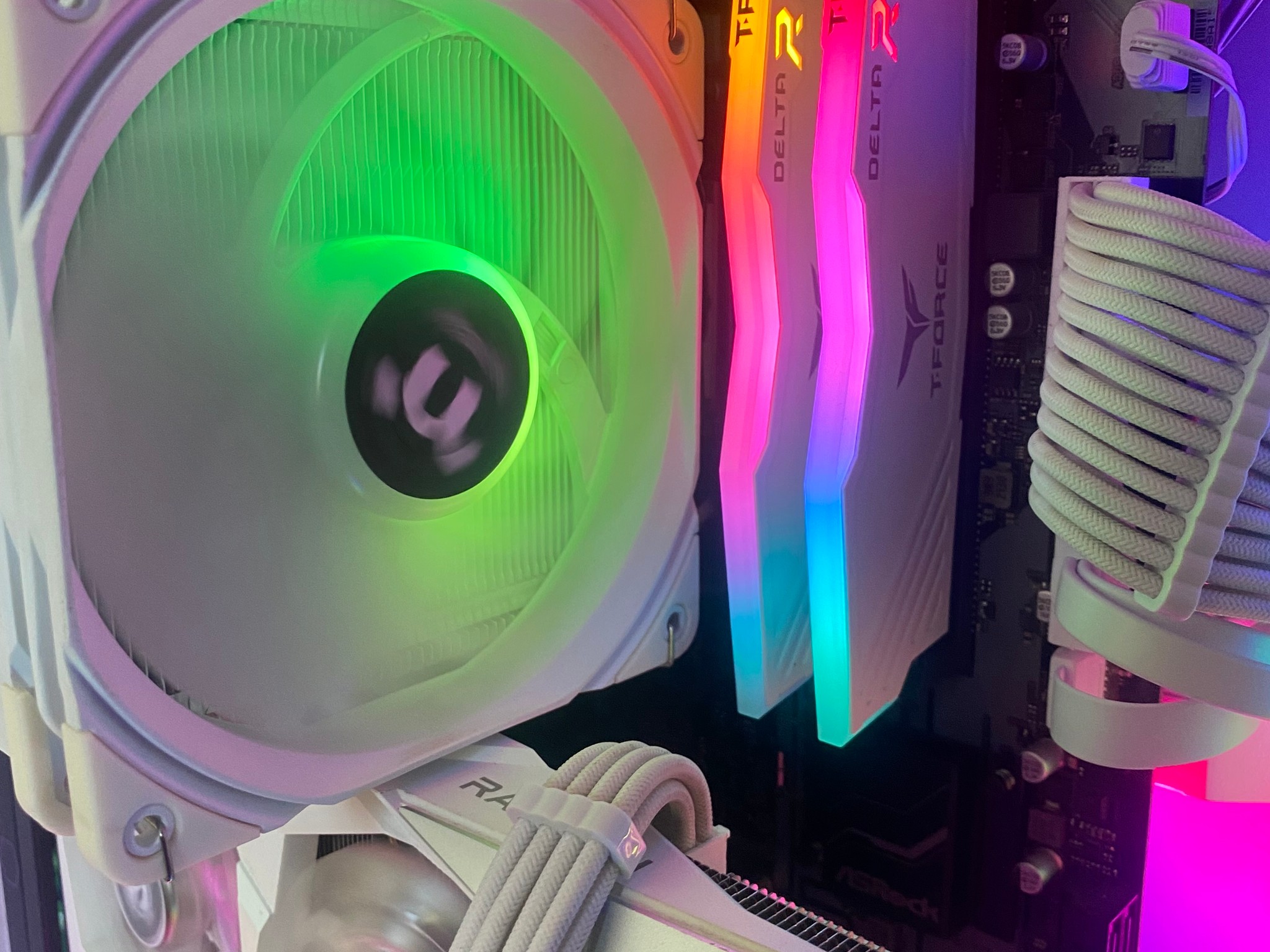 Radeon RX 7600 Custom Gaming PC - Core i7-12700KF, 16GB RAM