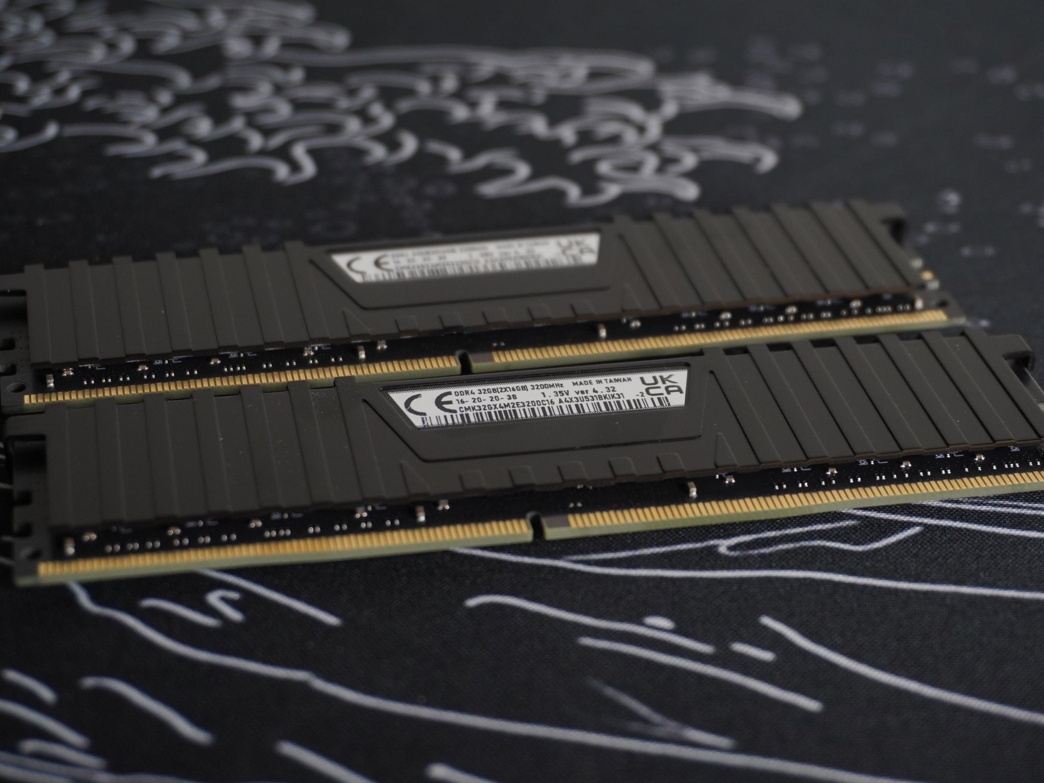 32GB (2x16GB) CORSAIR Vengeance LPX DDR4 RAM 3200MHz