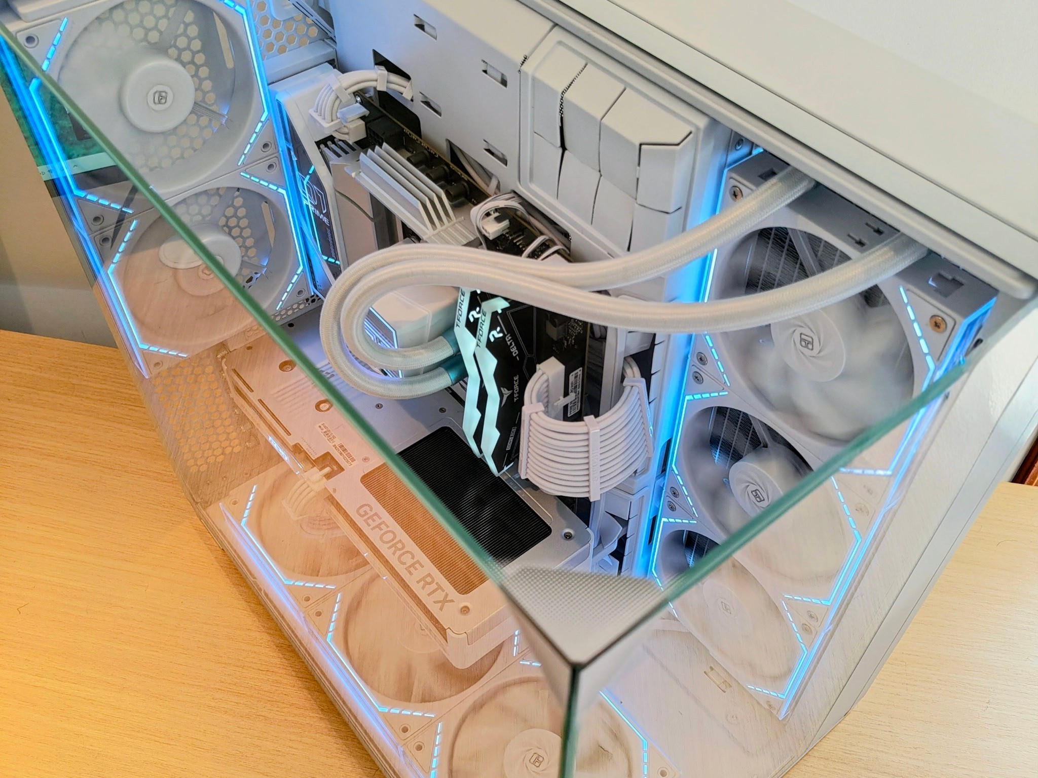 Glacier 🧊 RTX 5060 TI (16GB) | Ryzen 7 7700X | 32GB DDR5 | Gaming PC