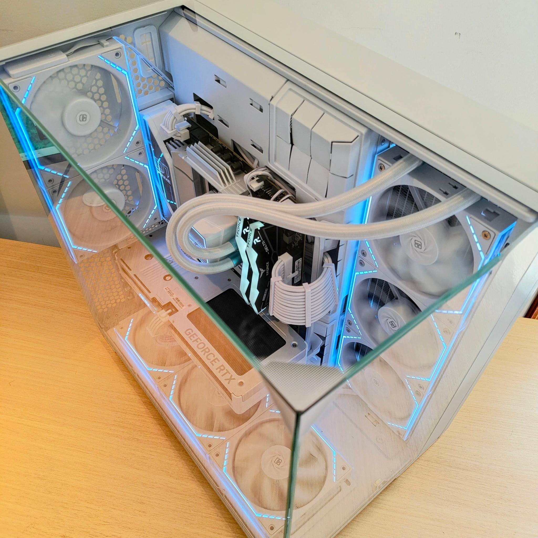 Glacier 🧊 RTX 5060 TI (16GB) | Ryzen 7 7700X | 32GB DDR5 | Gaming PC