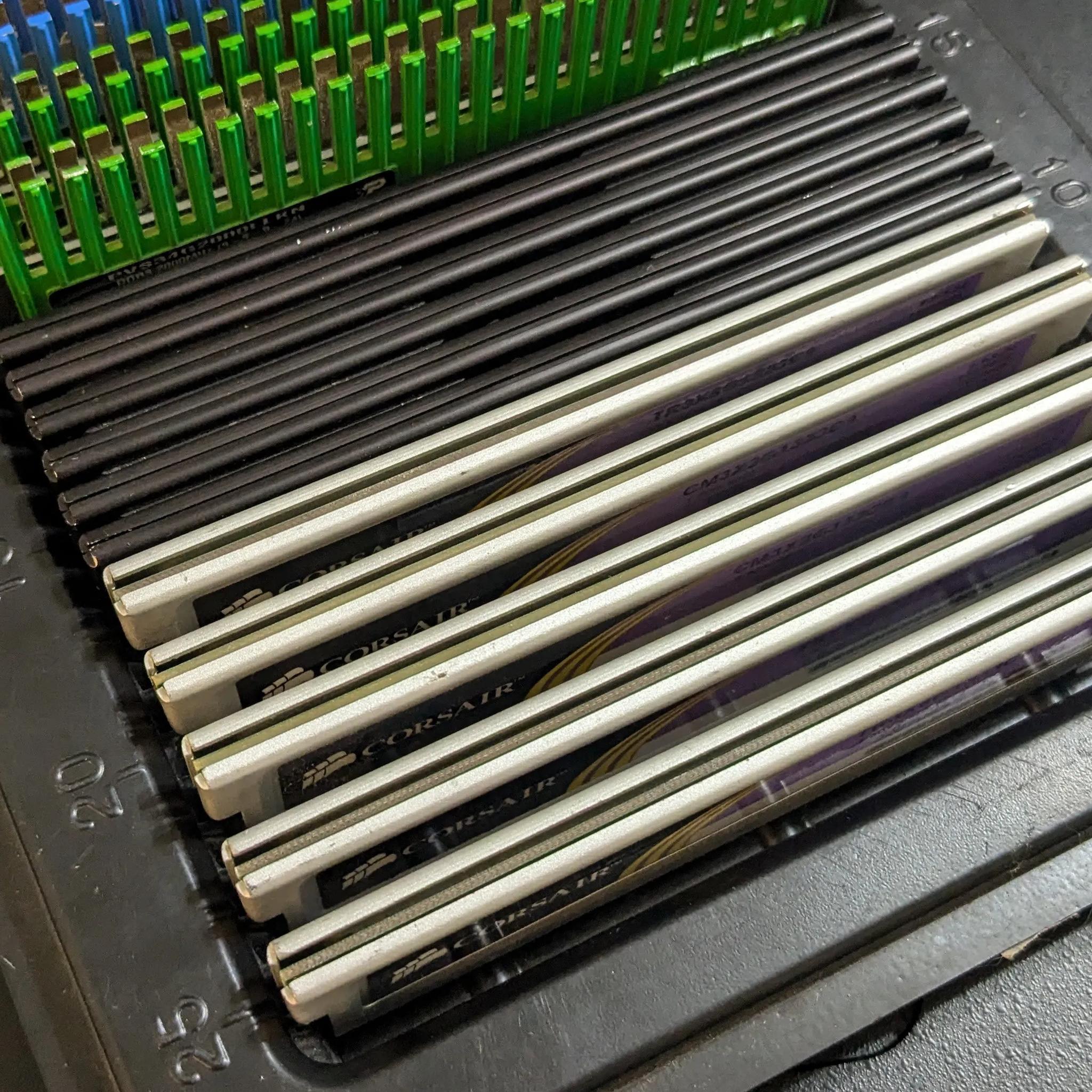 11x 2GB (22GB Total) DDR3 lot, Corsair 1333 MHz, matched sets