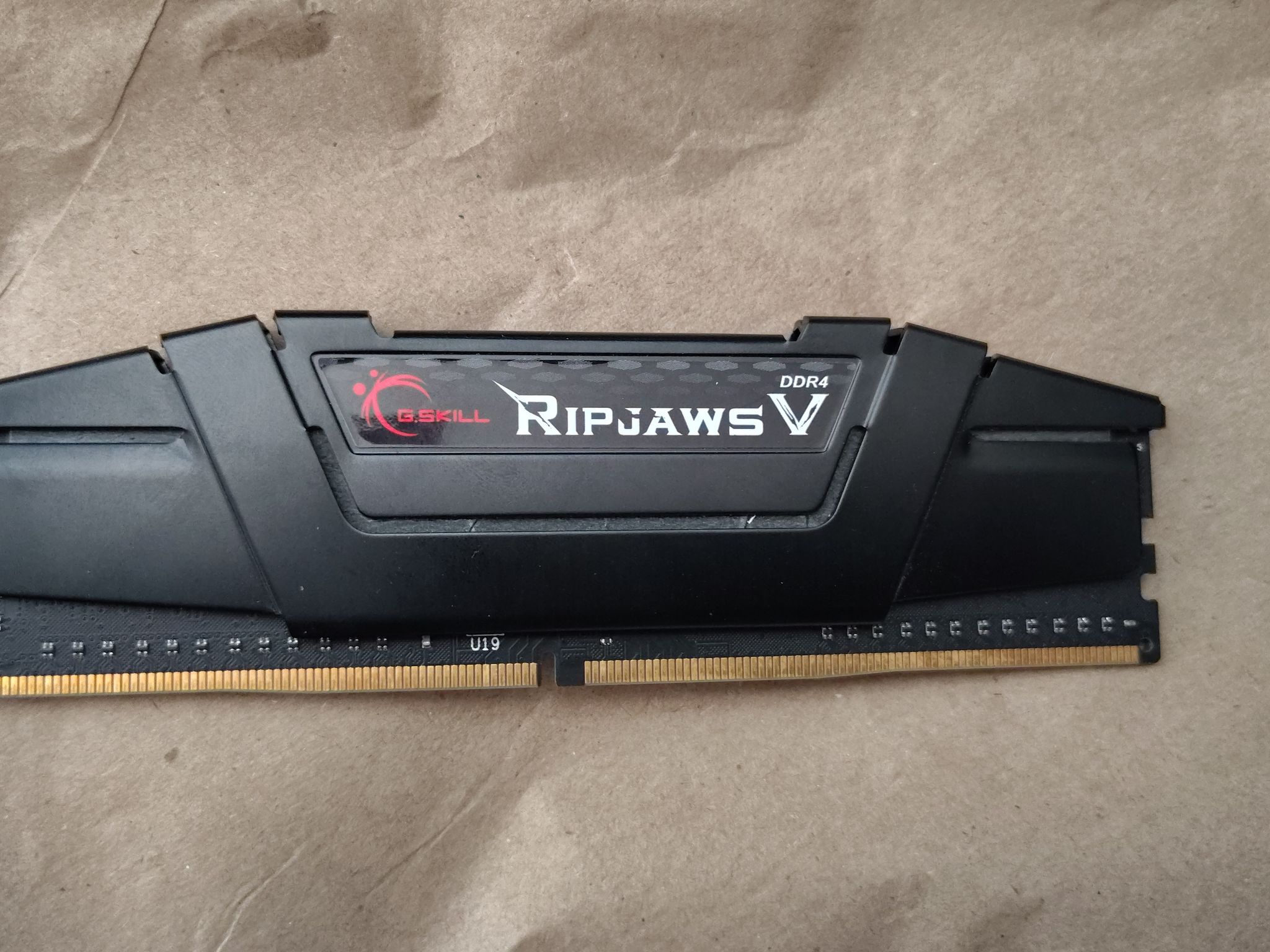 GSKILL RIPJAWS DDR4 3000 16gb (8GBX2) CL15-16-16-35 1.35v