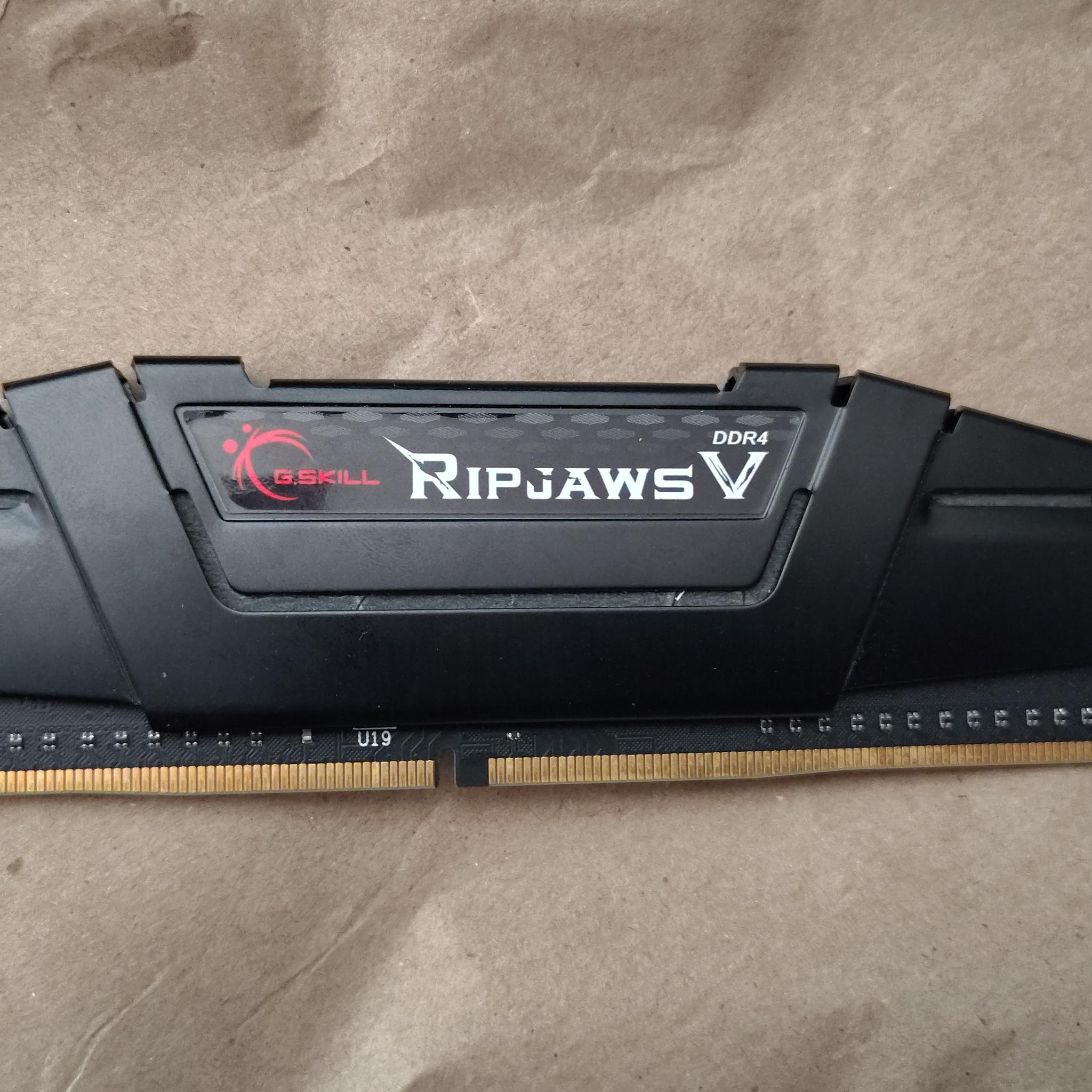 GSKILL RIPJAWS DDR4 3000 16gb (8GBX2) CL15-16-16-35 1.35v