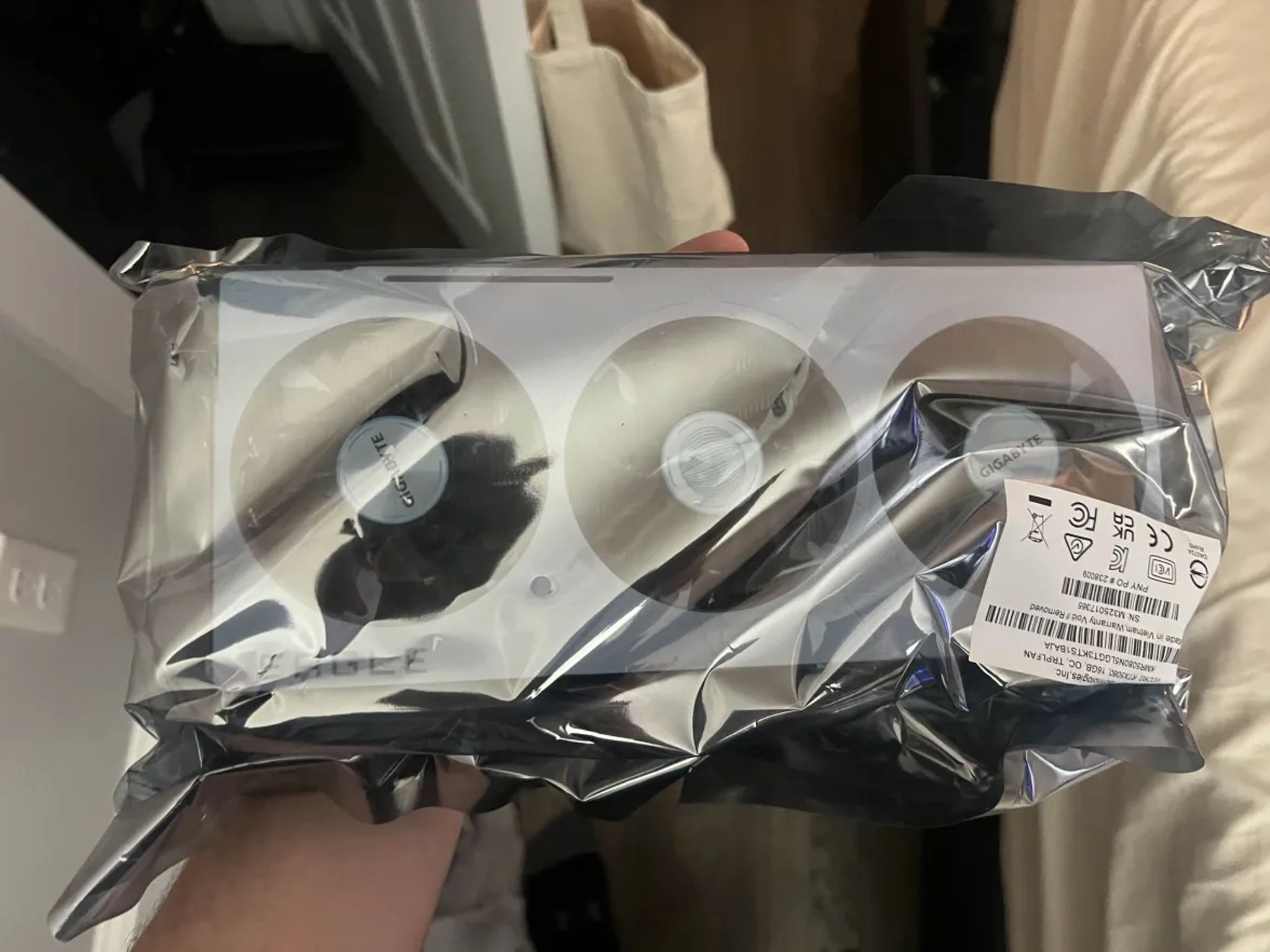 GeForce RTX™ 4070 SUPER EAGLE OC ICE 12G