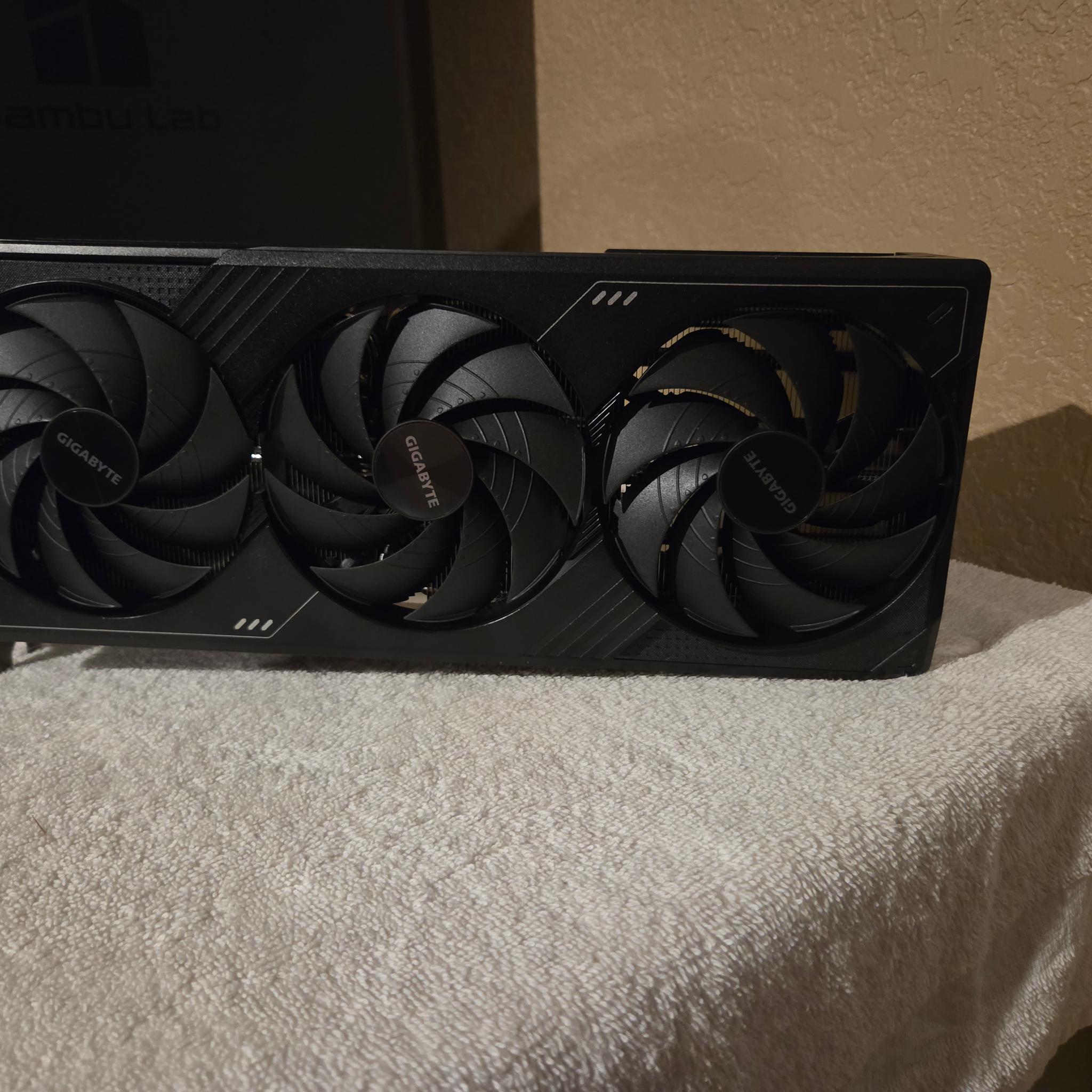 GIGABYTE GeForce RTX 5090 WINDFORCE OC 32G