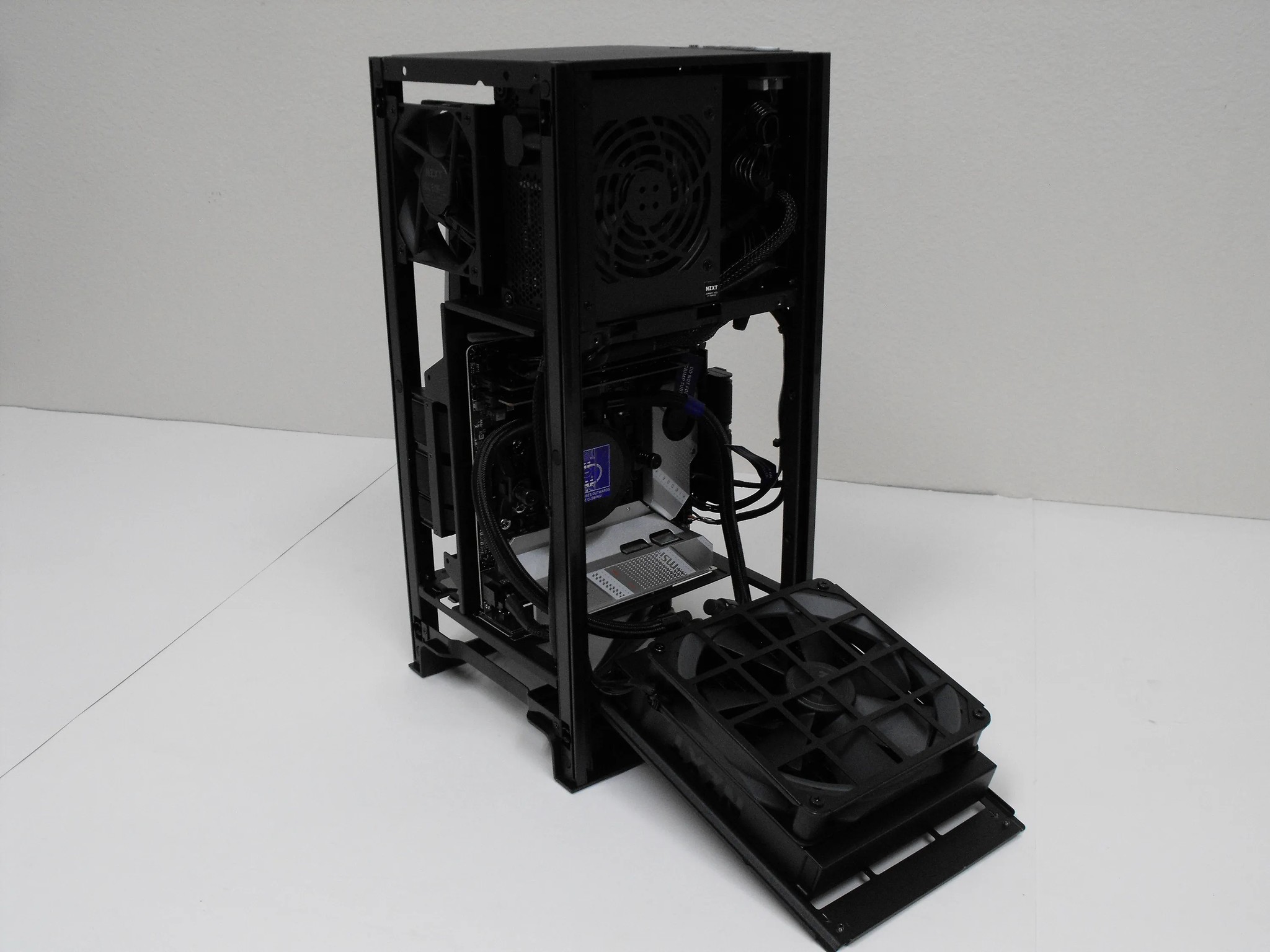 ITX PC on Sale! Ryzen 5 7600, RX 6600XT, 64GB DDR5-4800, 1TB SSD NVMe, NZXT H1 V2 case