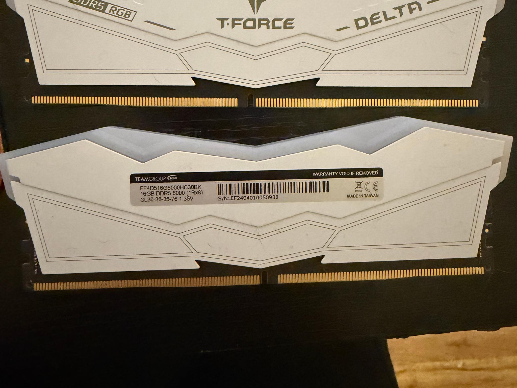 T-Force Delta RGB DDR5 32GB (2x16GB) 6000MHz CL30 – White – LIKE NEW