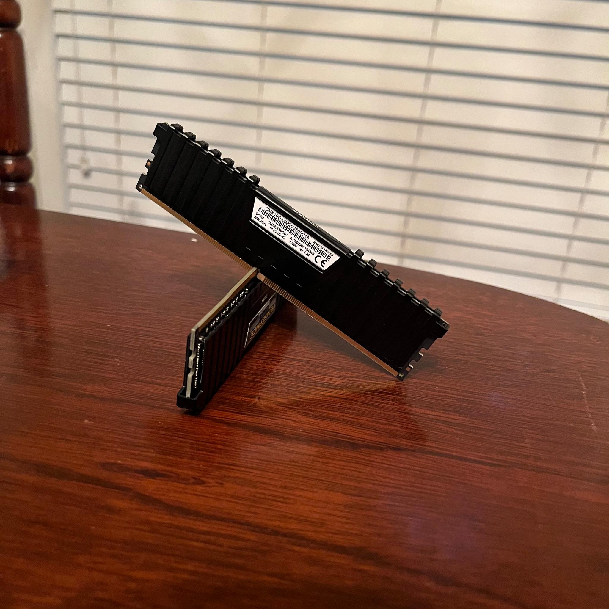 Corsair Vengeance 16 gb 3600 MHz CL18