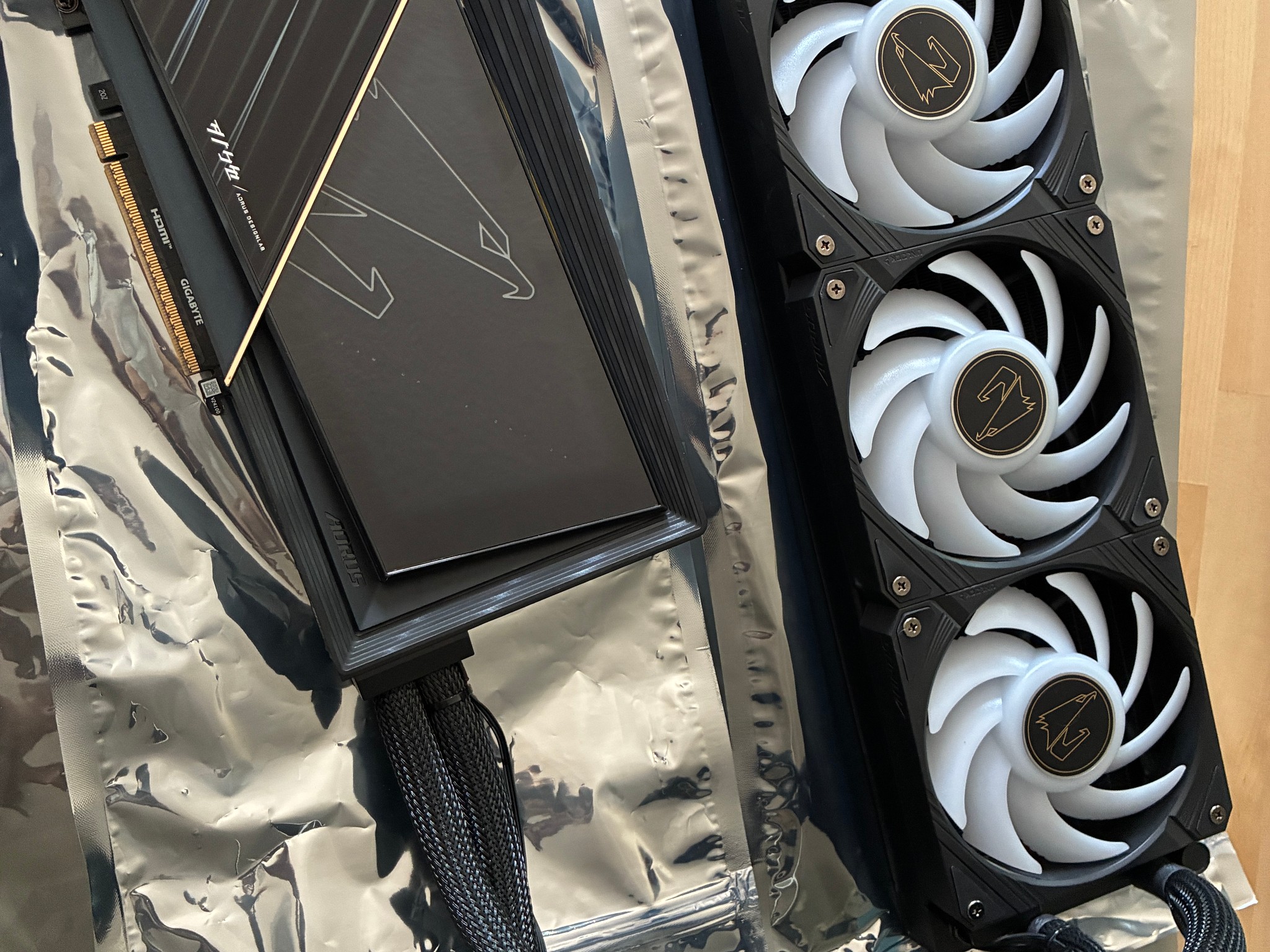 AORUS GeForce RTX™ 5090 XTREME WATERFORCE 32G GV-N5090AORUSX W-32GD