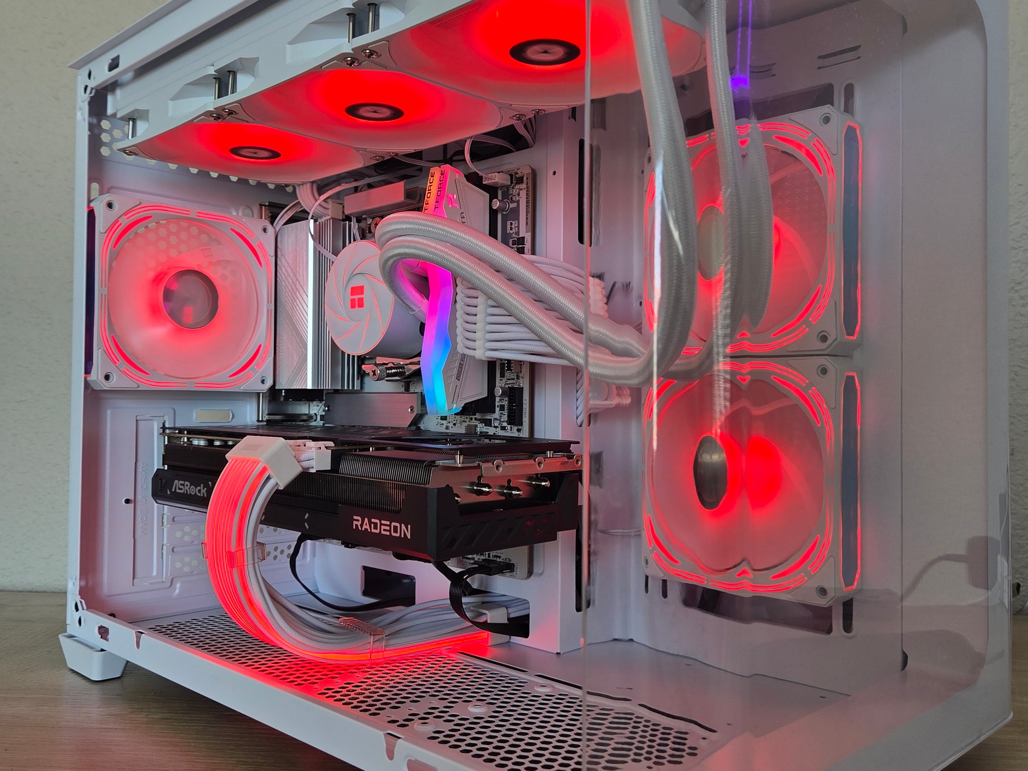 ❄️🏔️ Frost Tundra X | RX 9070 16GB | Ryzen 5 7600X | 32GB DDR5 | Curved Glass Edition 🤍❄️/D/