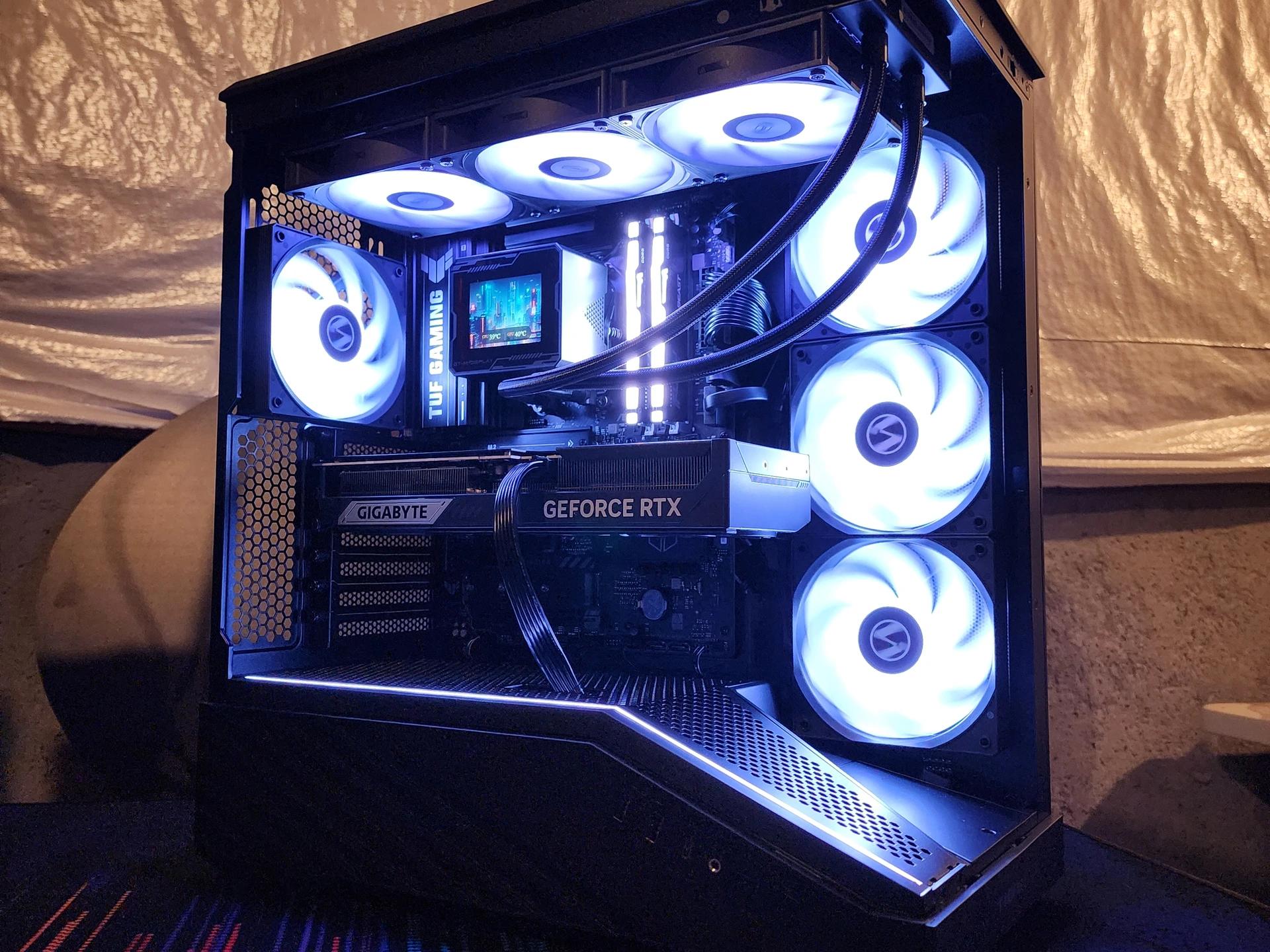 RTX 5080 / Ryzen 7 9800X3D / 32GB DDR5 RAM / 2TB NVMe