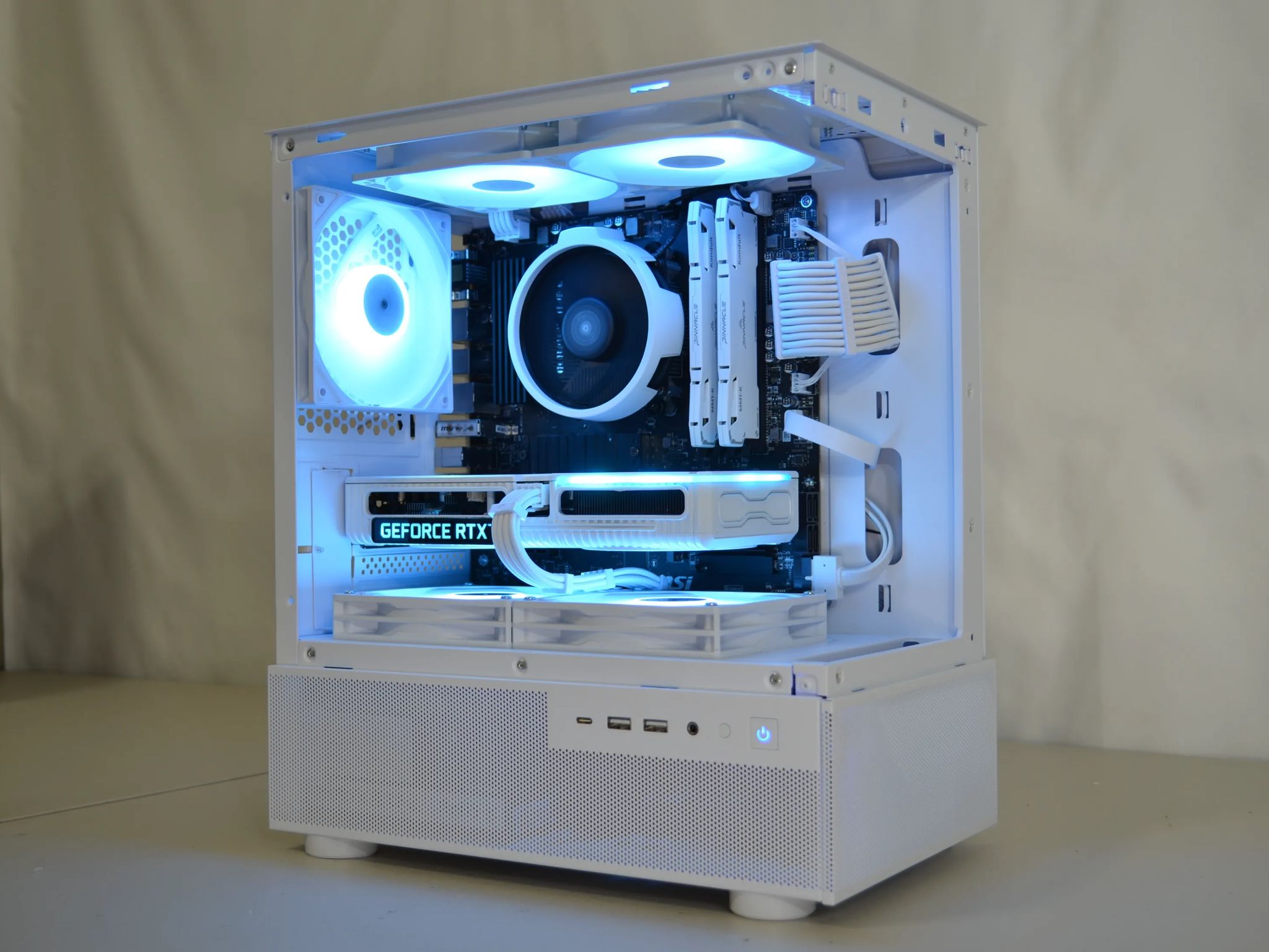⚪White Out V4⚪ - RTX 3060ti | Ryzen 7 3700X | 1tb NVMe | Windows 11 FULLY Activated