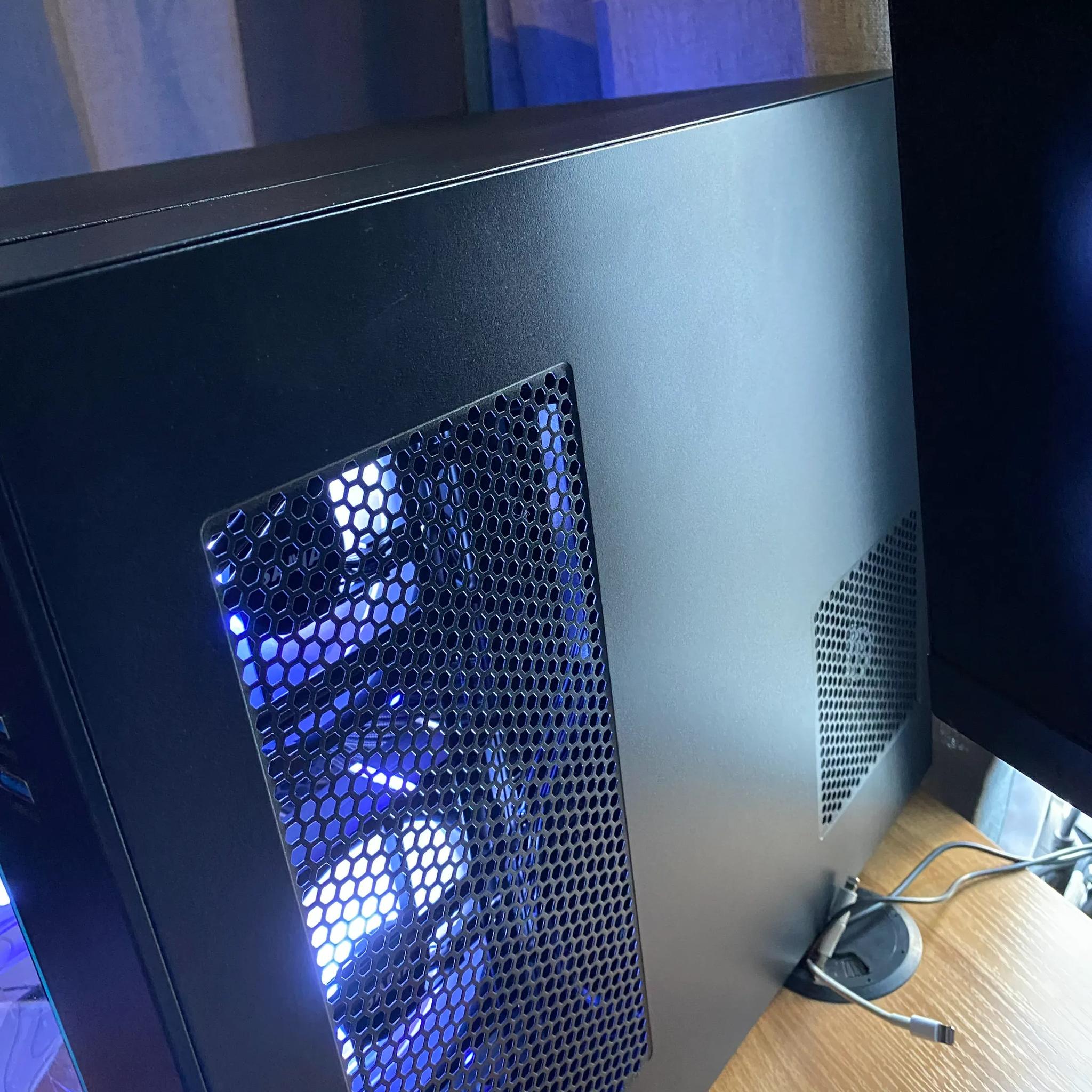 🔥Custom Gaming PC🔥 - Ryzen 5 5600X, 32GB DDR4 3600MHz, RTX 3070 FTW Ultra 3