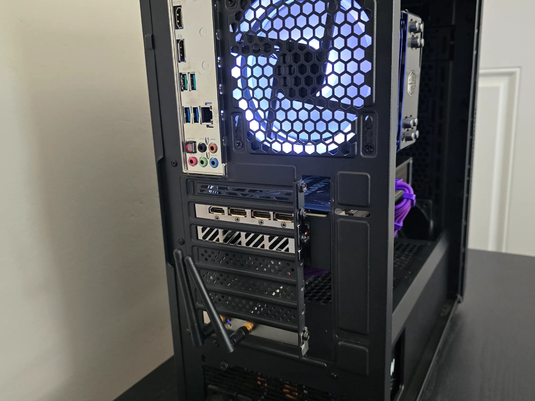 I5-10600k | RTX 4070 | 72GB DDR4 | 1.5TB SSD - Gaming PC