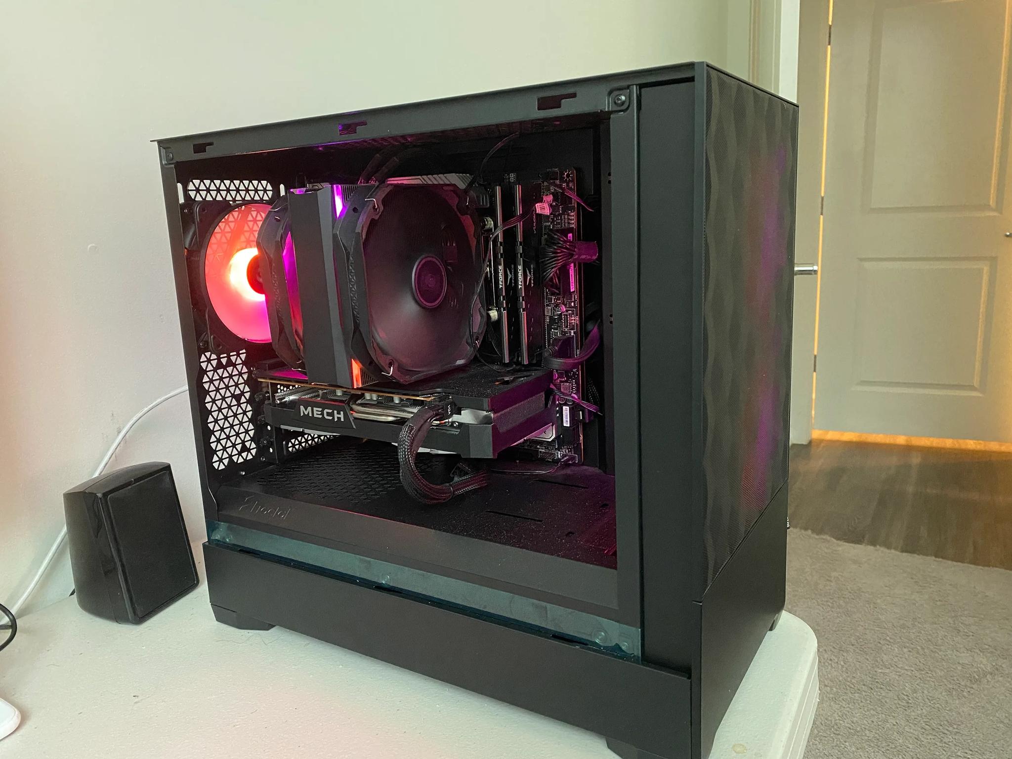 High-Performance Gaming PC - Intel i5-12600KF, Radeon RX 6600, 16GB RAM, 500GB N