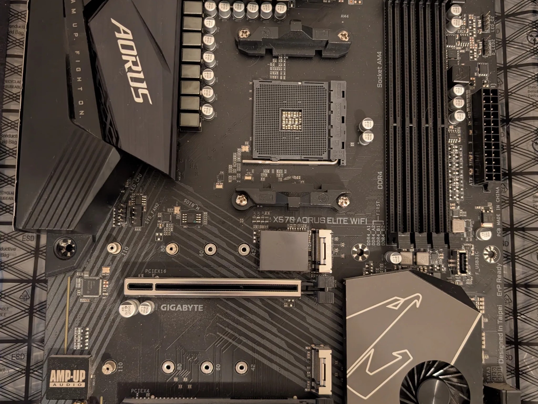 Gigabyte X570 AORUS Elite Wi-Fi AM4 Motherboard