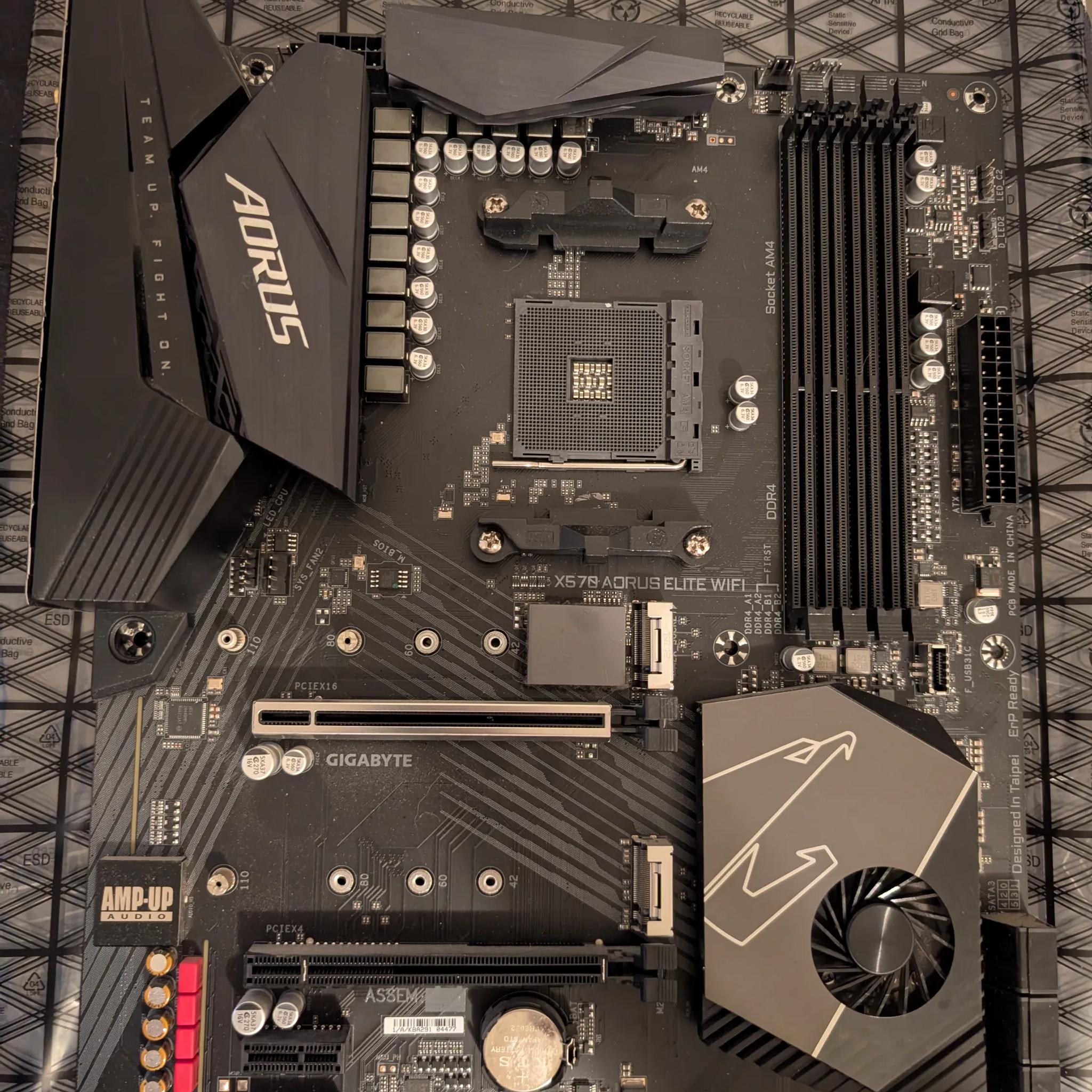 Gigabyte X570 AORUS Elite Wi-Fi AM4 Motherboard
