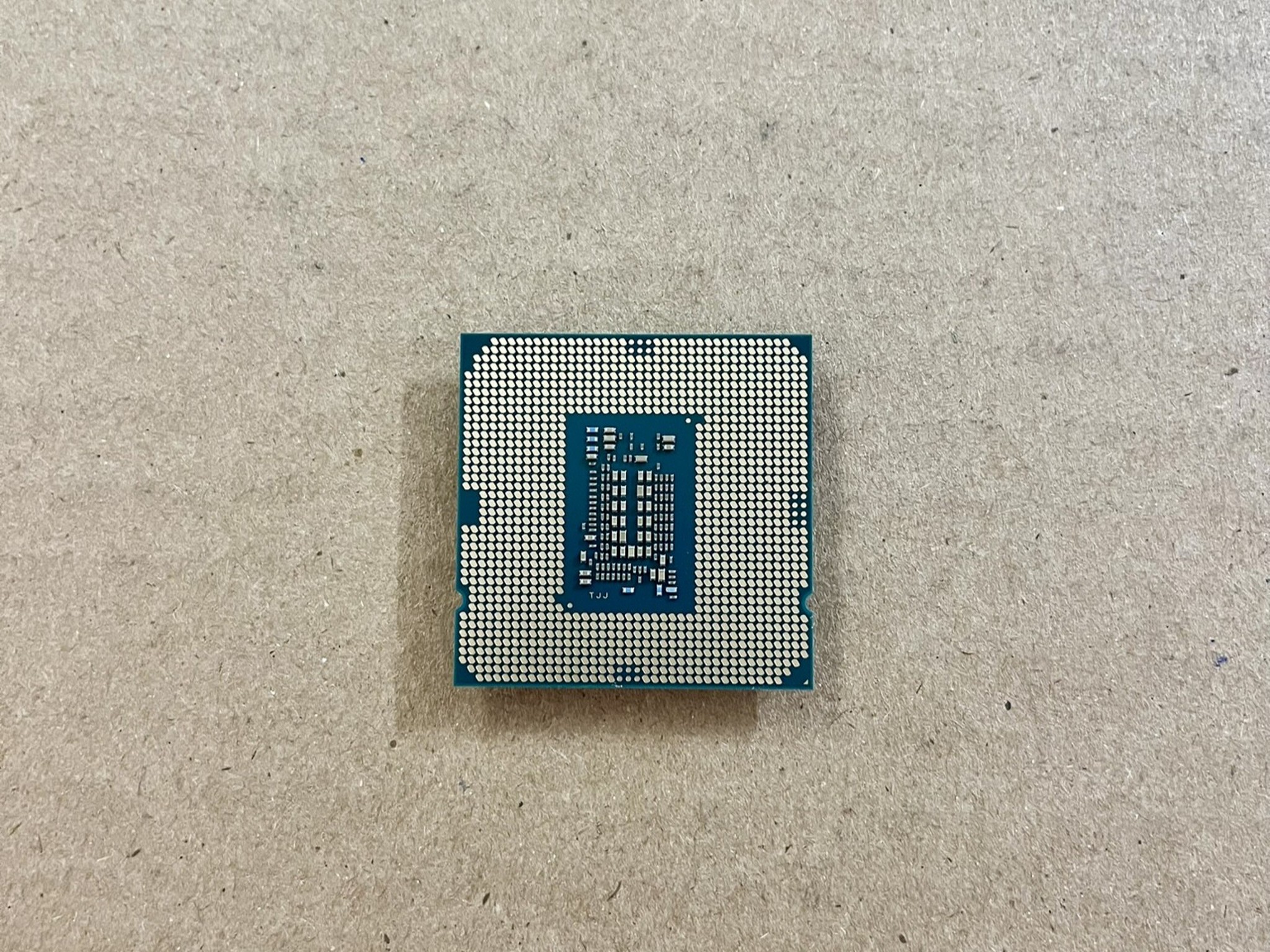 Intel Core i5-10500 (non-T, up to 4.5 GHz, TDP: 65W)