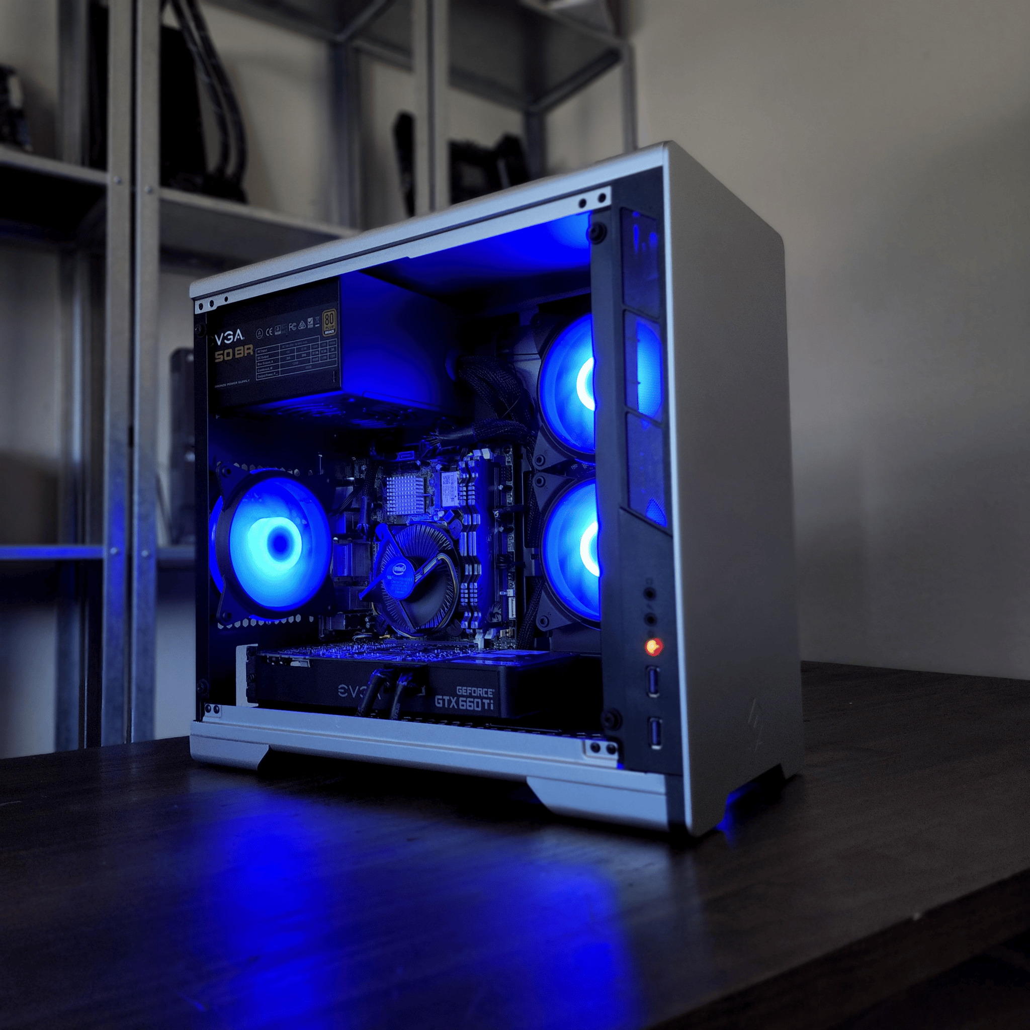 Intel Core i7 2600 // EVGA GeForce GTX 660 Ti // 16GB 1600MHz