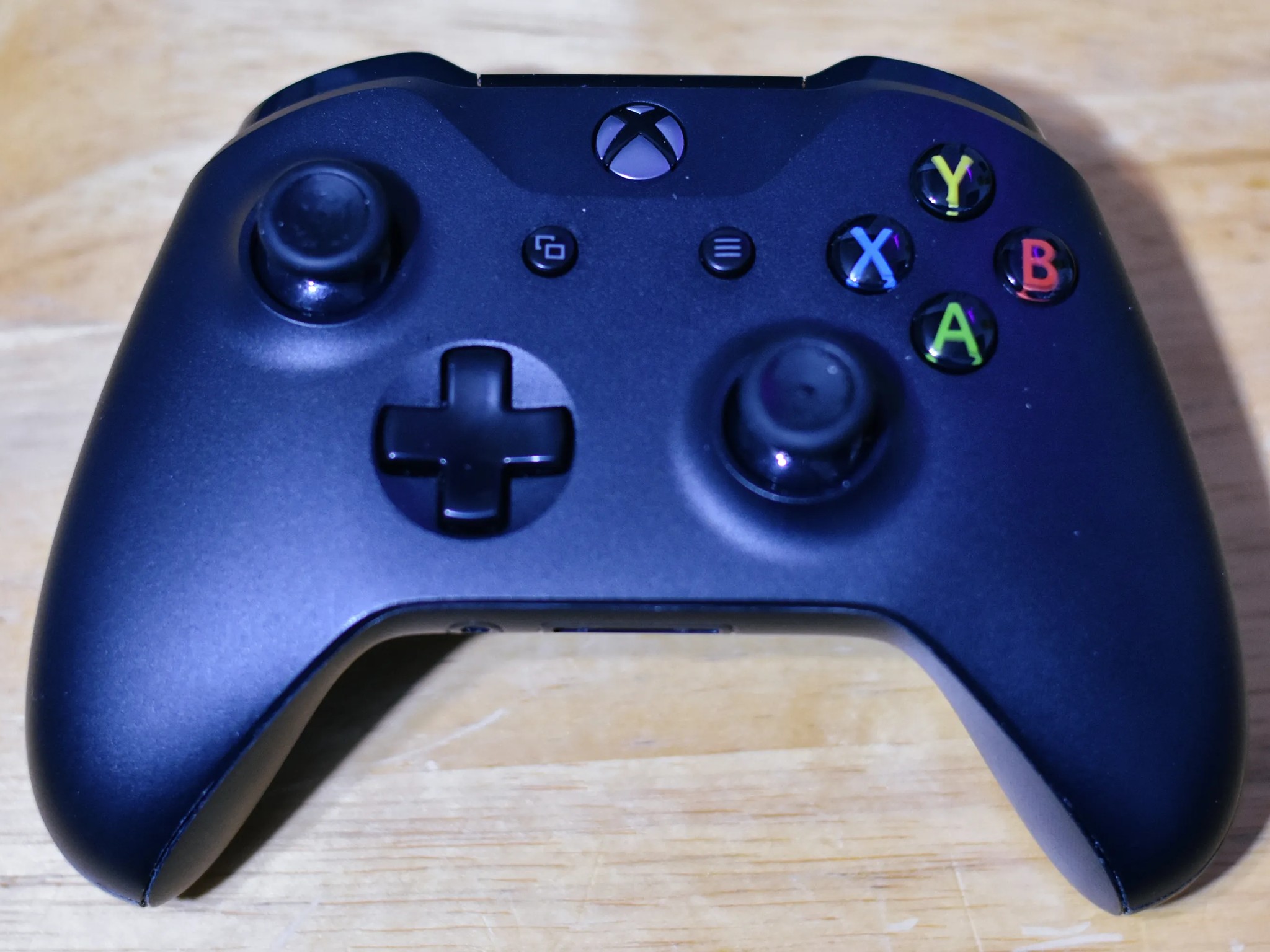Xbox One Wireless Controller (Model 1708) Comes with Play and Charge Kit (previous model) - Black
