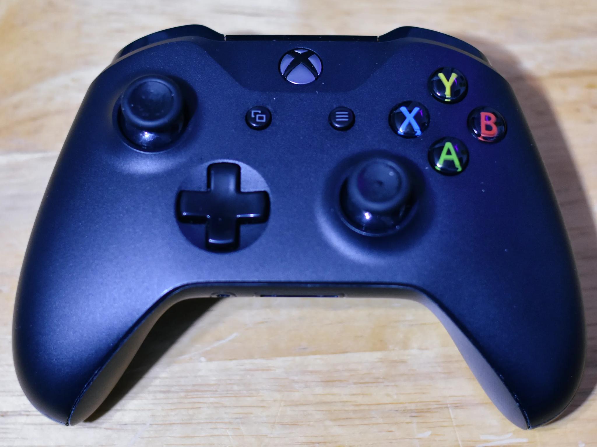 Xbox One Wireless Controller (Model 1708) Comes with Play and Charge Kit (previous model) - Black