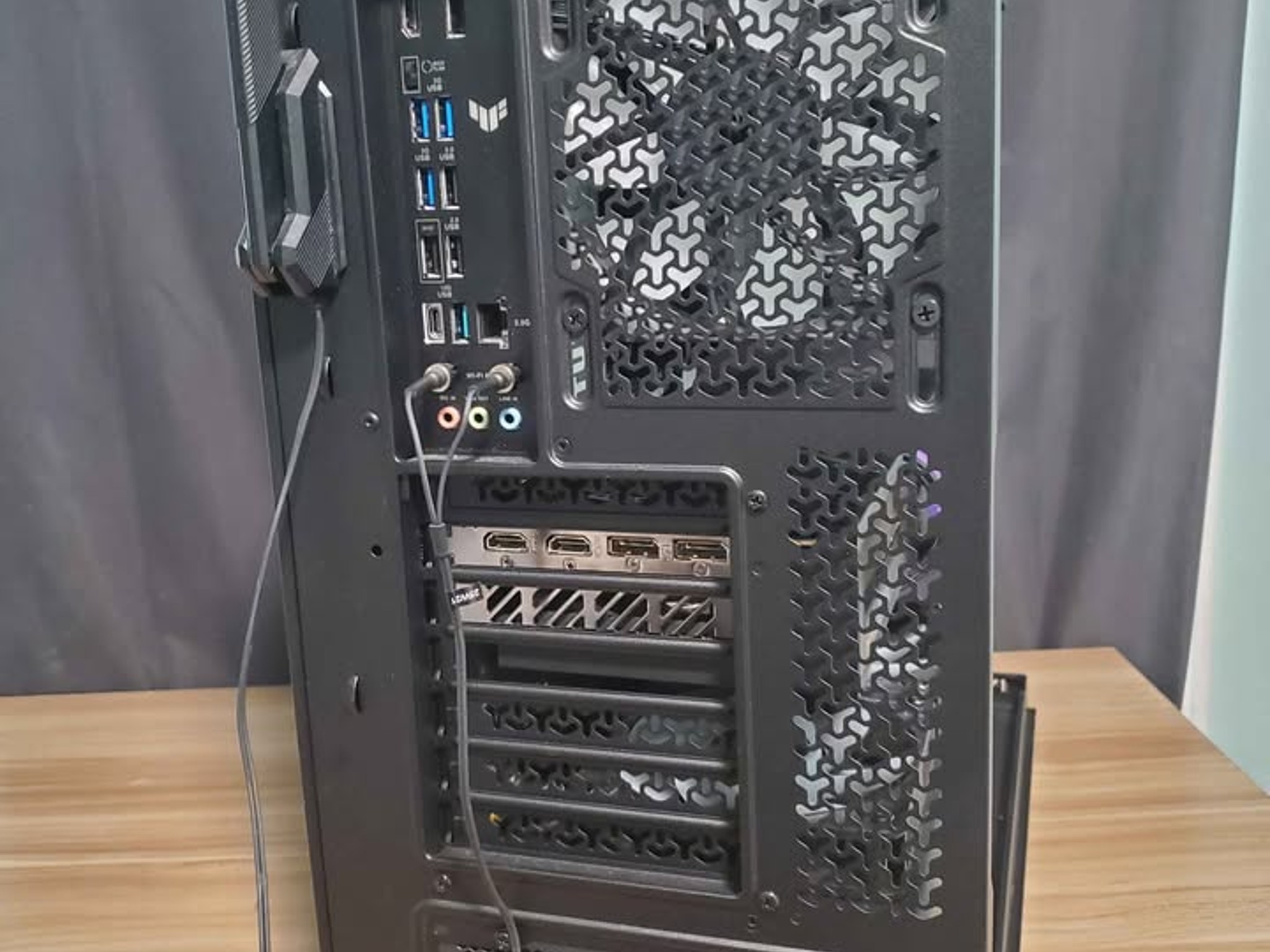 Radeon RX 9070 XT Custom Gaming PC - Ryzen 7 9850X3D, 32GB RAM