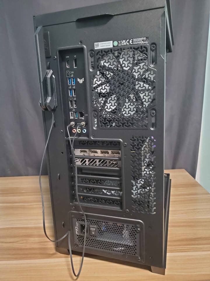 Radeon RX 9070 XT Custom Gaming PC - Ryzen 7 9850X3D, 32GB RAM