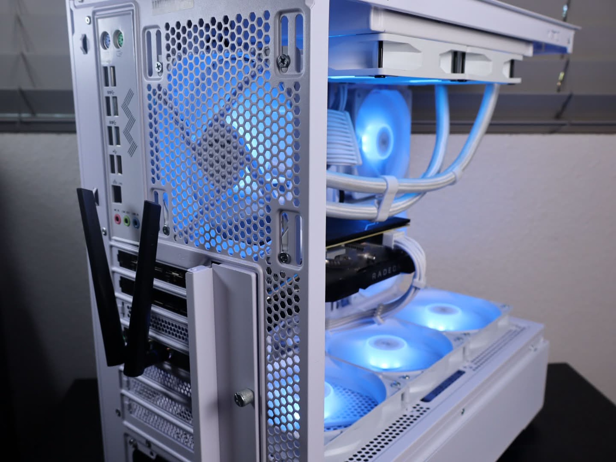 ⚡️ White Gaming PC | RX 5600 XT | 16GB RAM | Wi-Fi | 1TB Storage | Ready to Play ⚡️