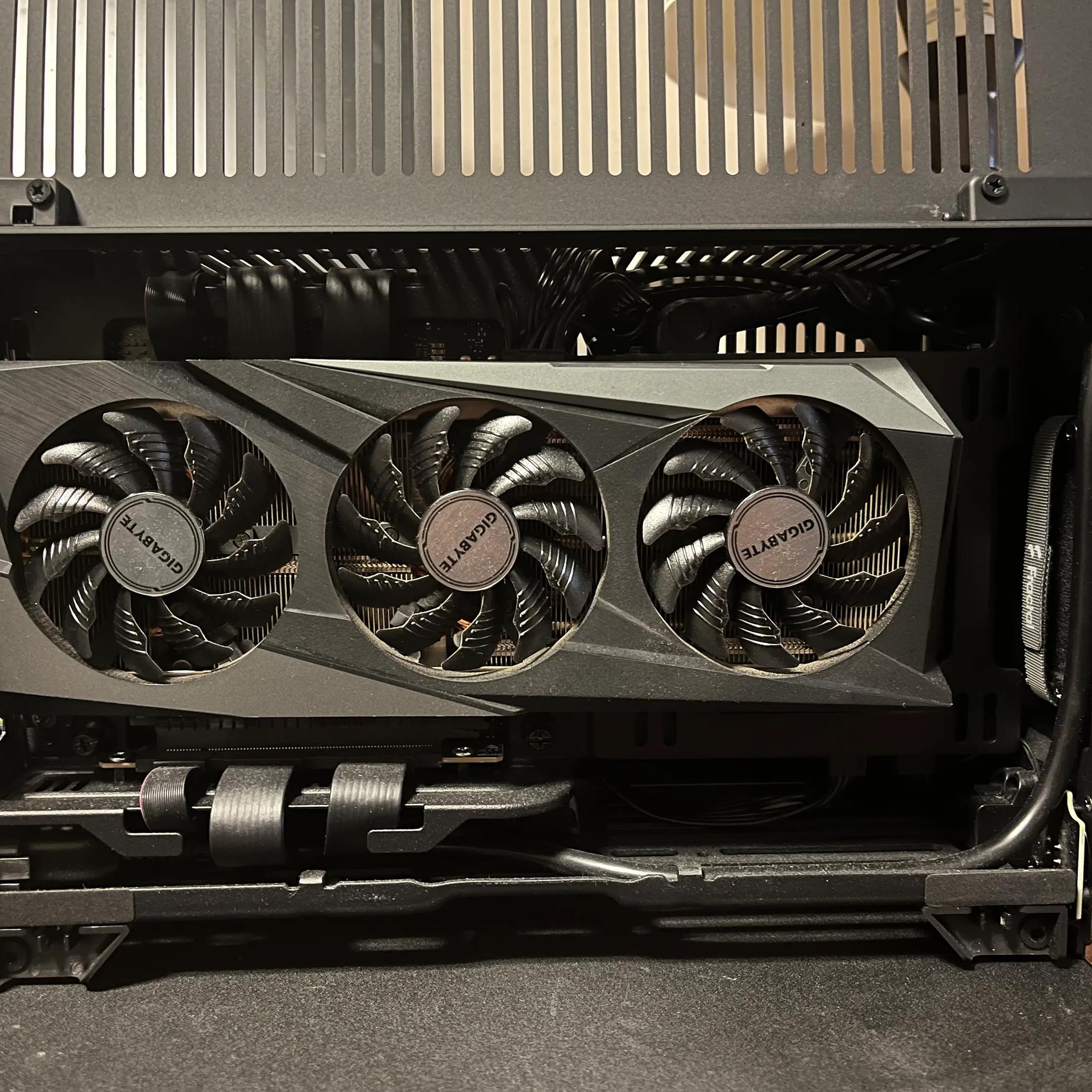 12600k + 3060ti | 2 tb NVME SSD | 32 gb ram DDR5 |Fractal Terra ITX | Gaming PC